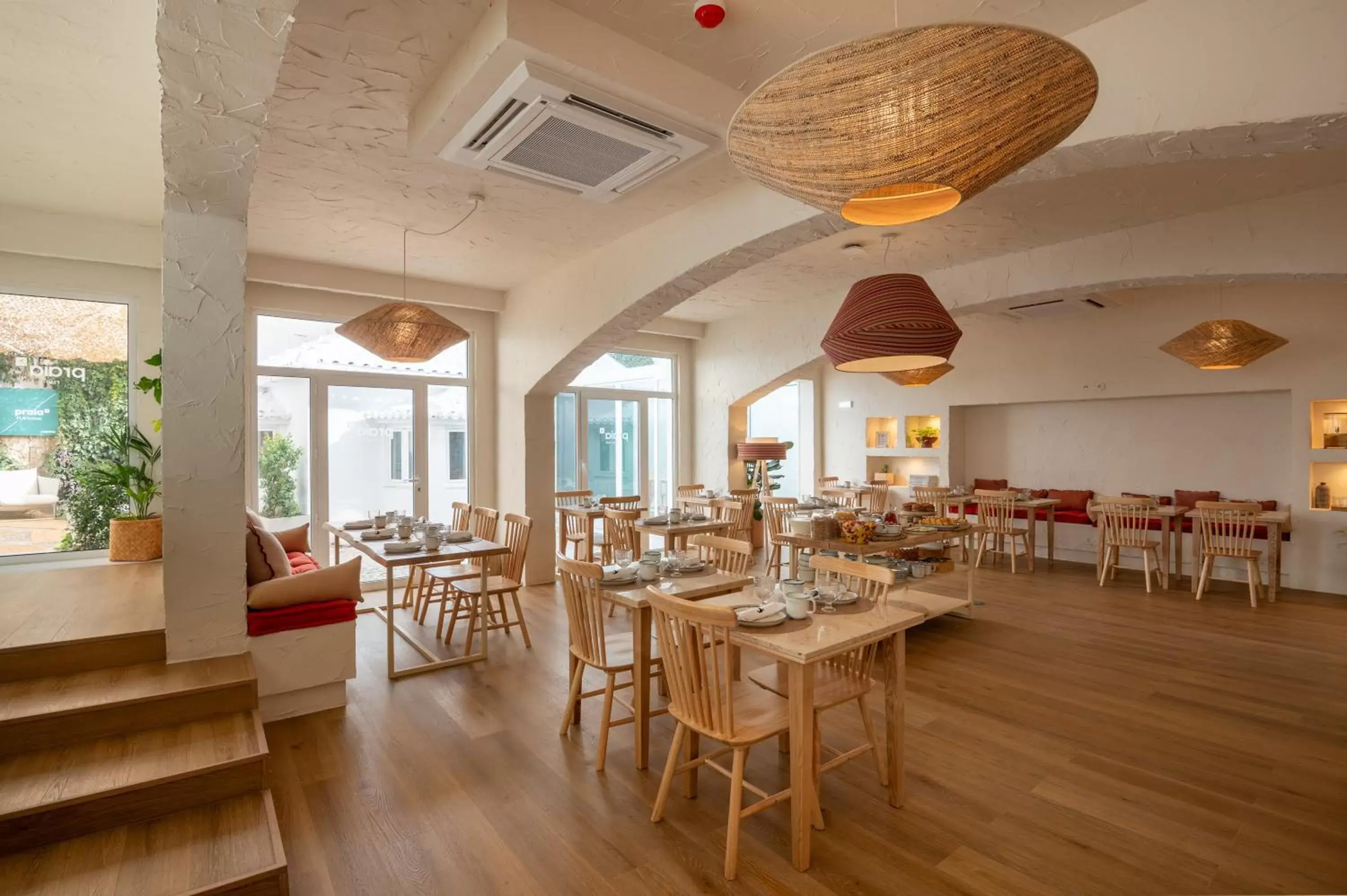 Living room, Restaurant/Places to Eat in Praia FLH Hotels Ericeira