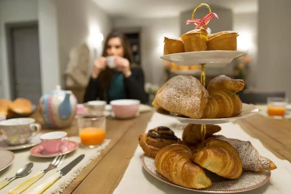 Buffet breakfast in Il Duomo Luxury Suite