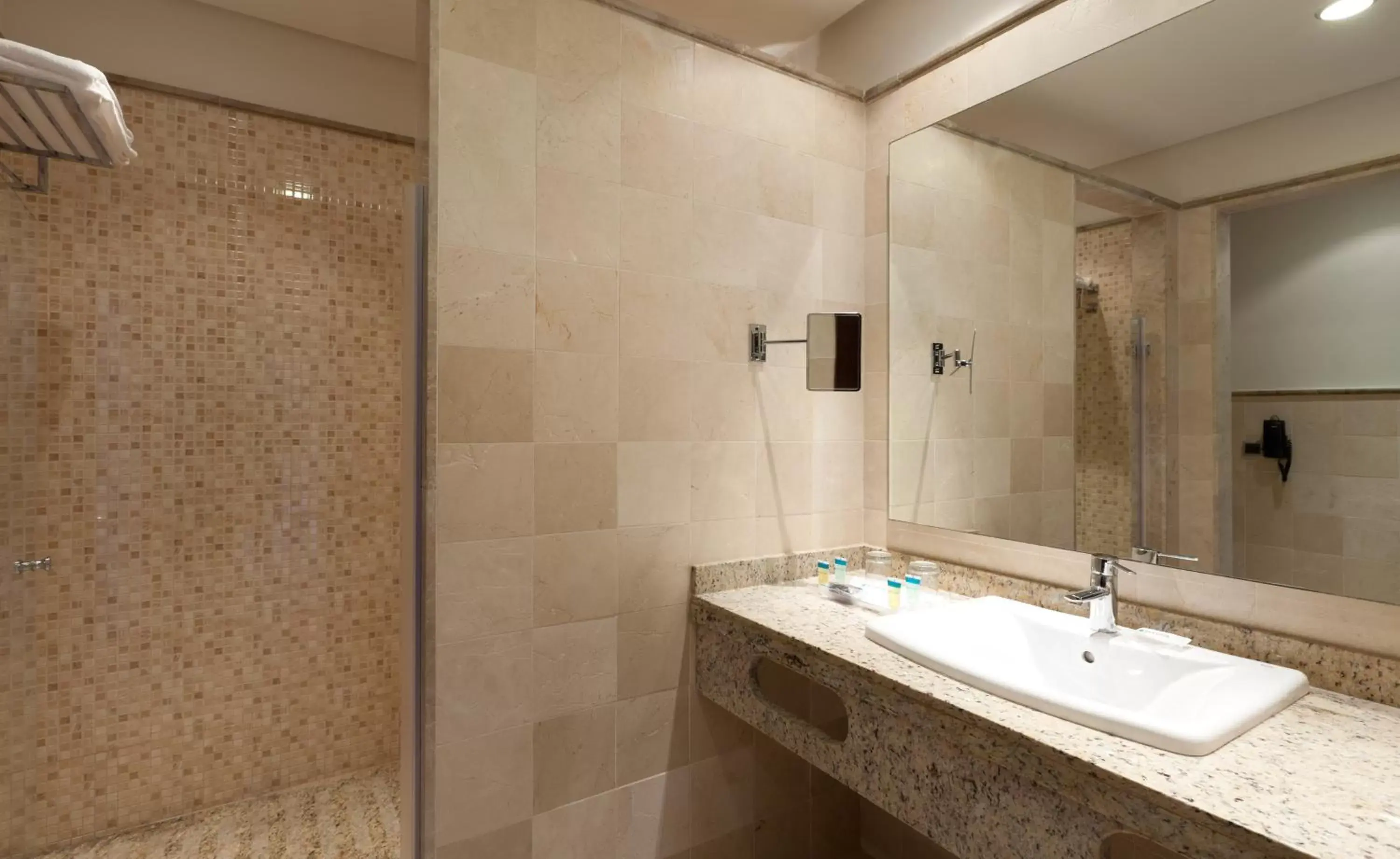 Toilet, Bathroom in Senator Mar Menor Golf & Spa Resort