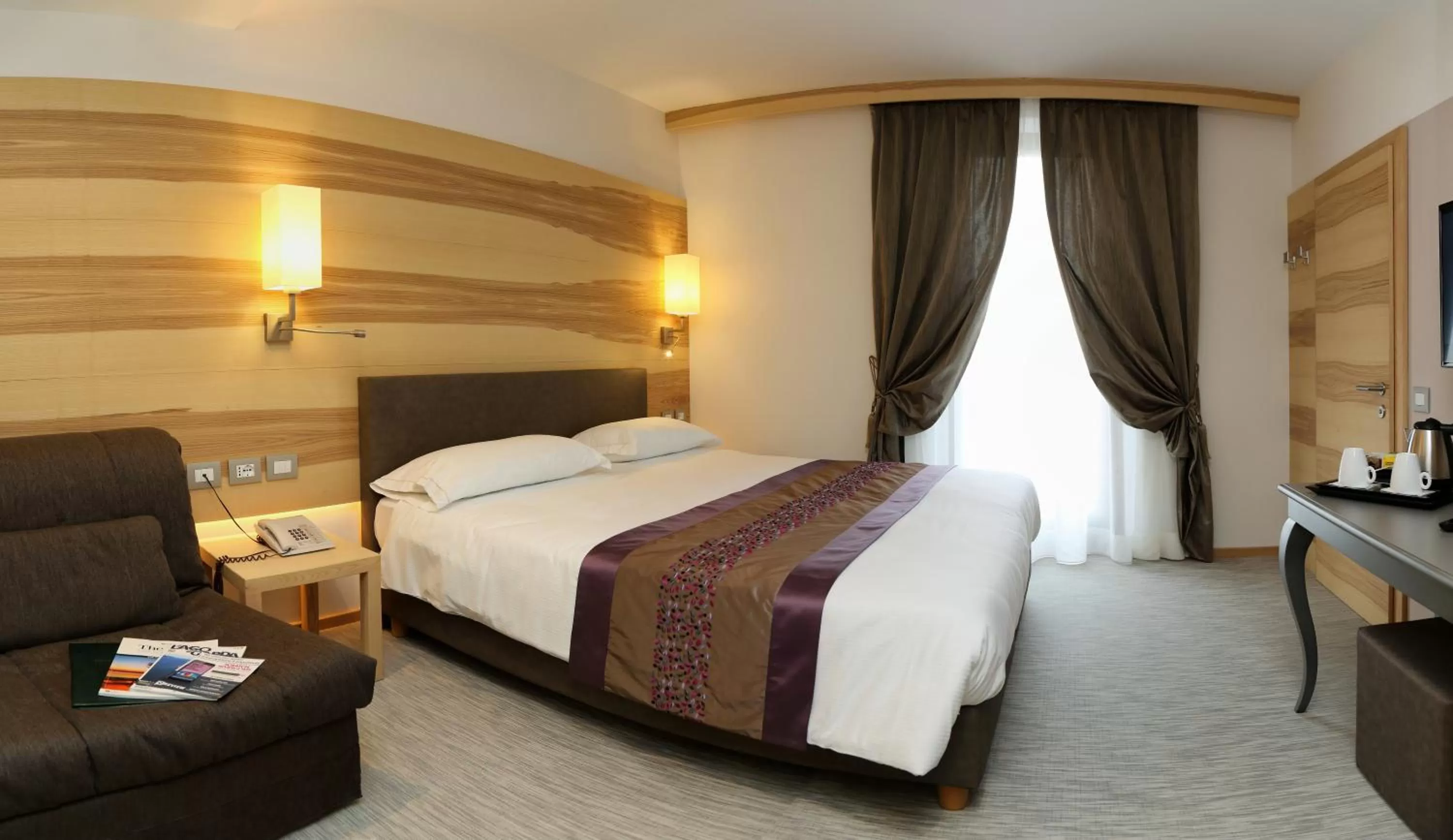 TV and multimedia, Bed in Hotel Garden