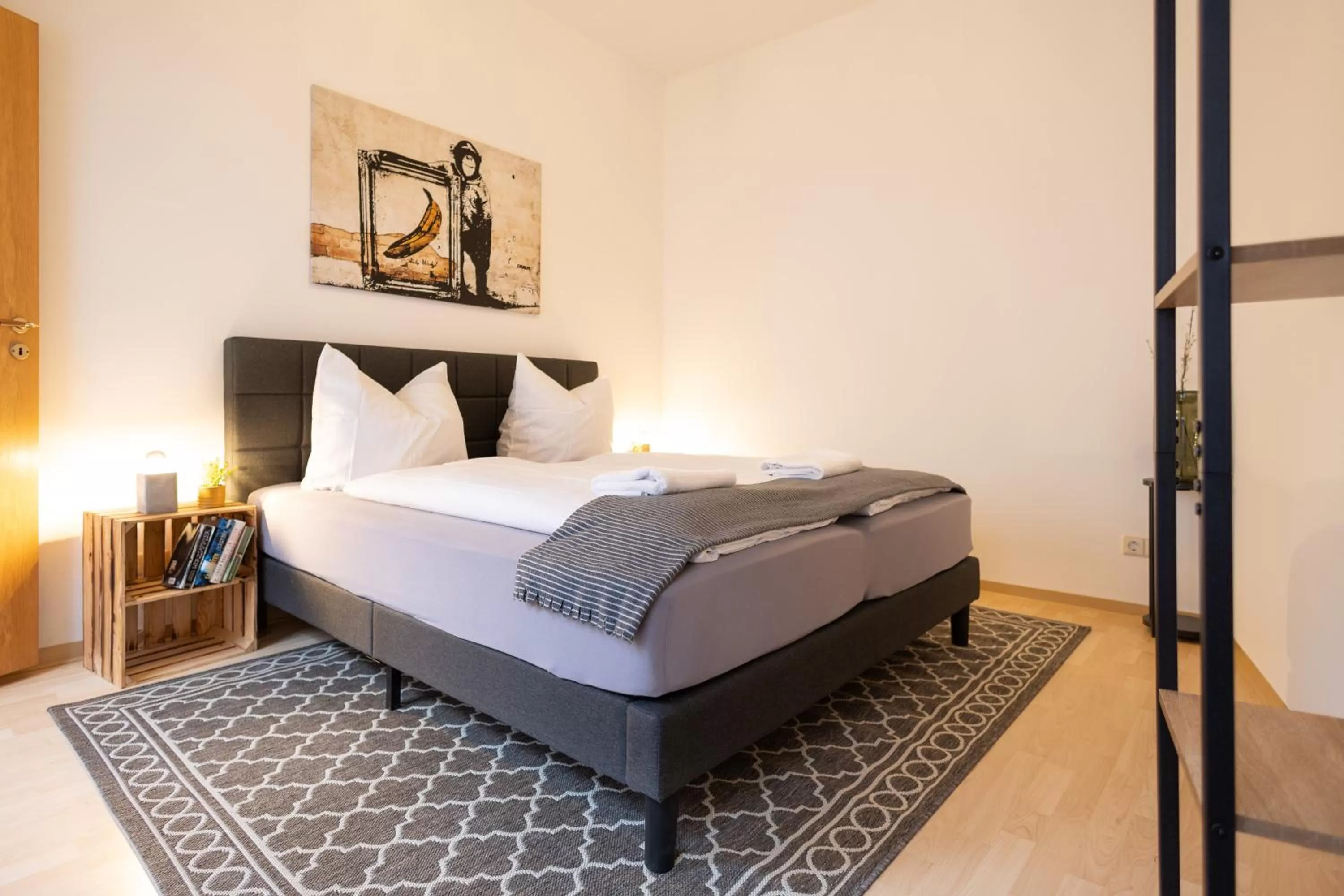 Bed in Apartments an der Oper - Innenstadt - Zentral - Küche - Wifi - Powered by Ko-Living