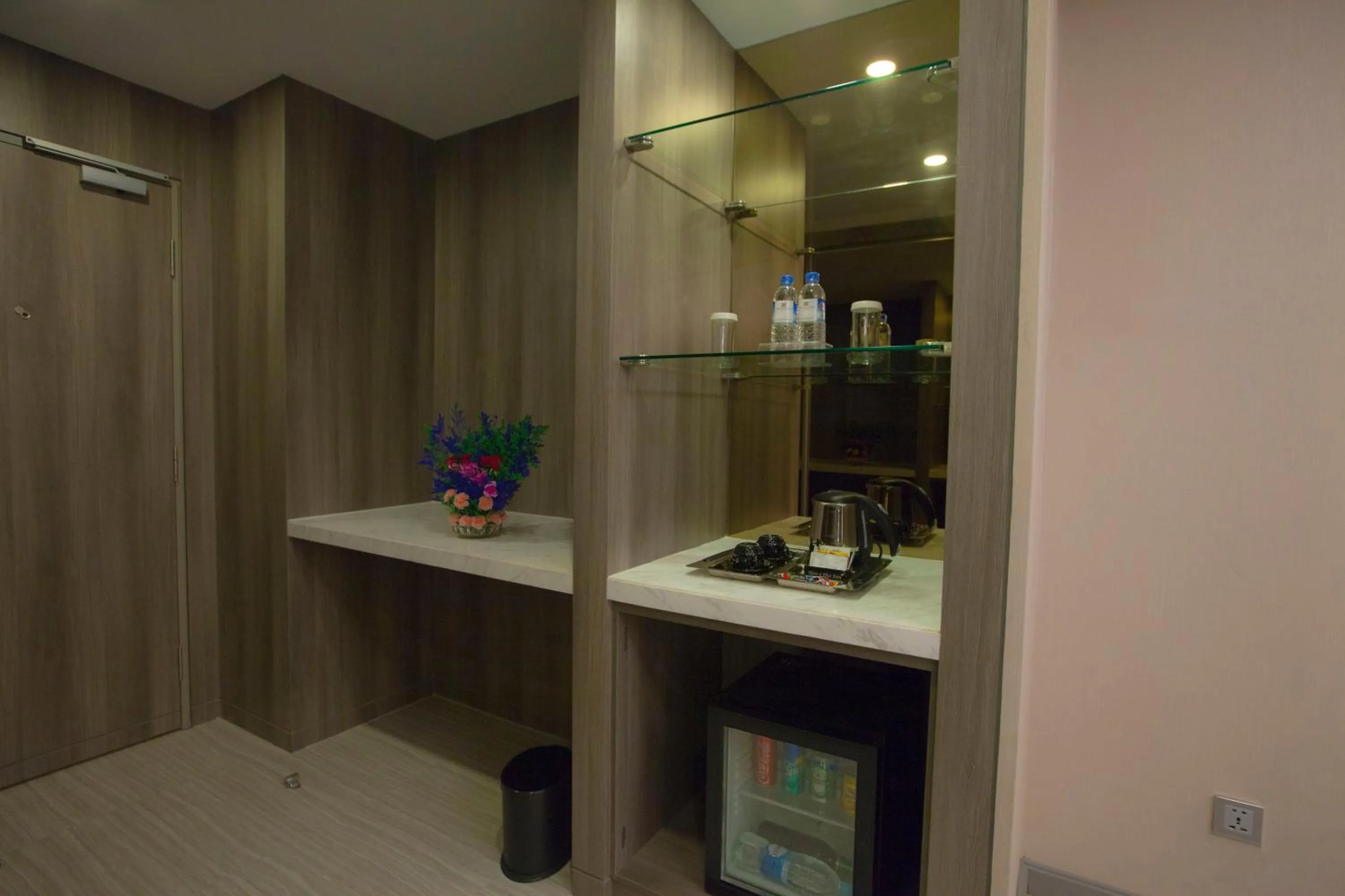 Coffee/tea facilities in Grand Palace Hotel