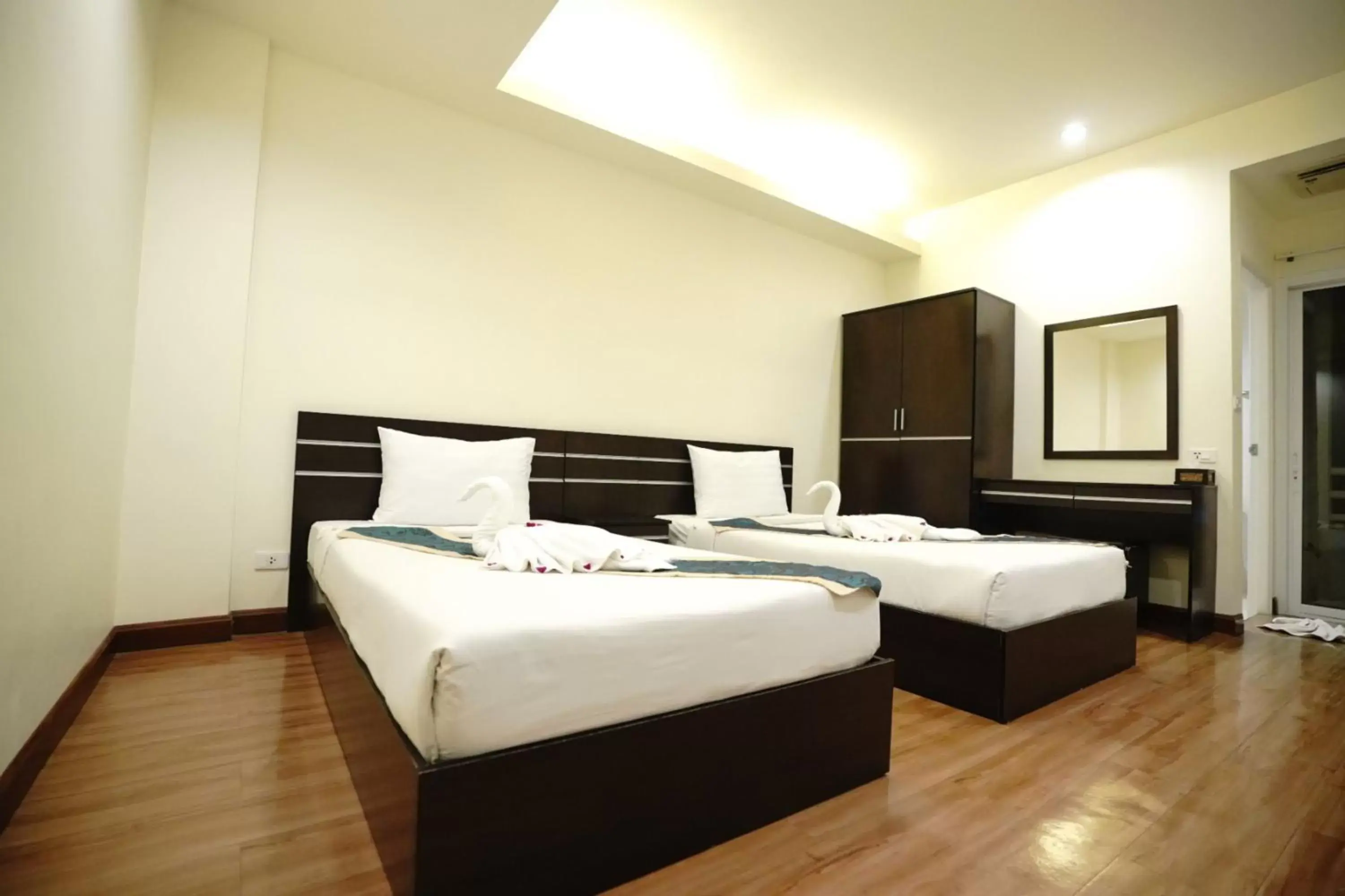 Photo of the whole room, Bed in Platinum Place Photo of the whole room, Bed in Platinum Place