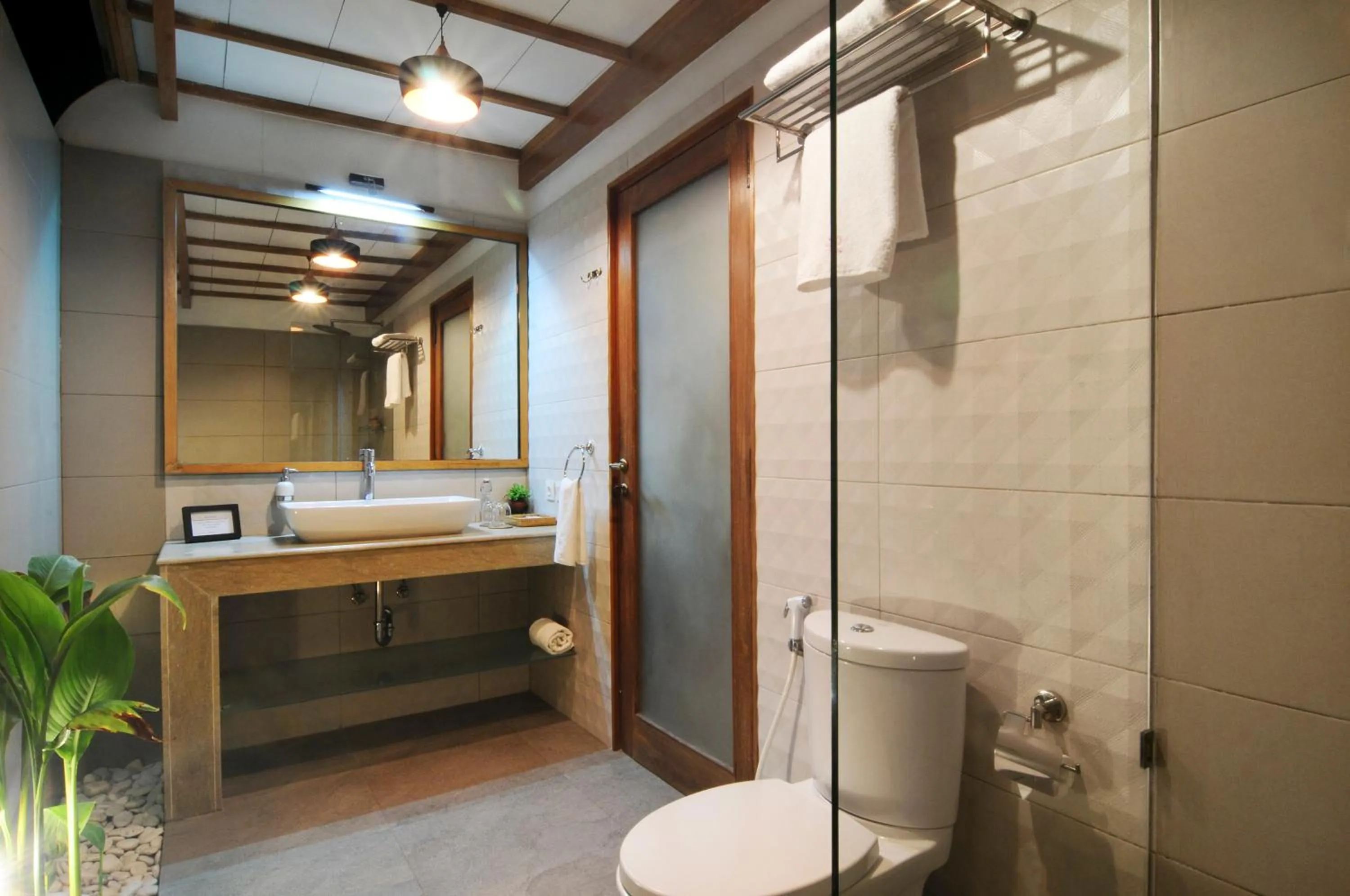 Shower in Ke Rensia Private Pool Villas Gili Air