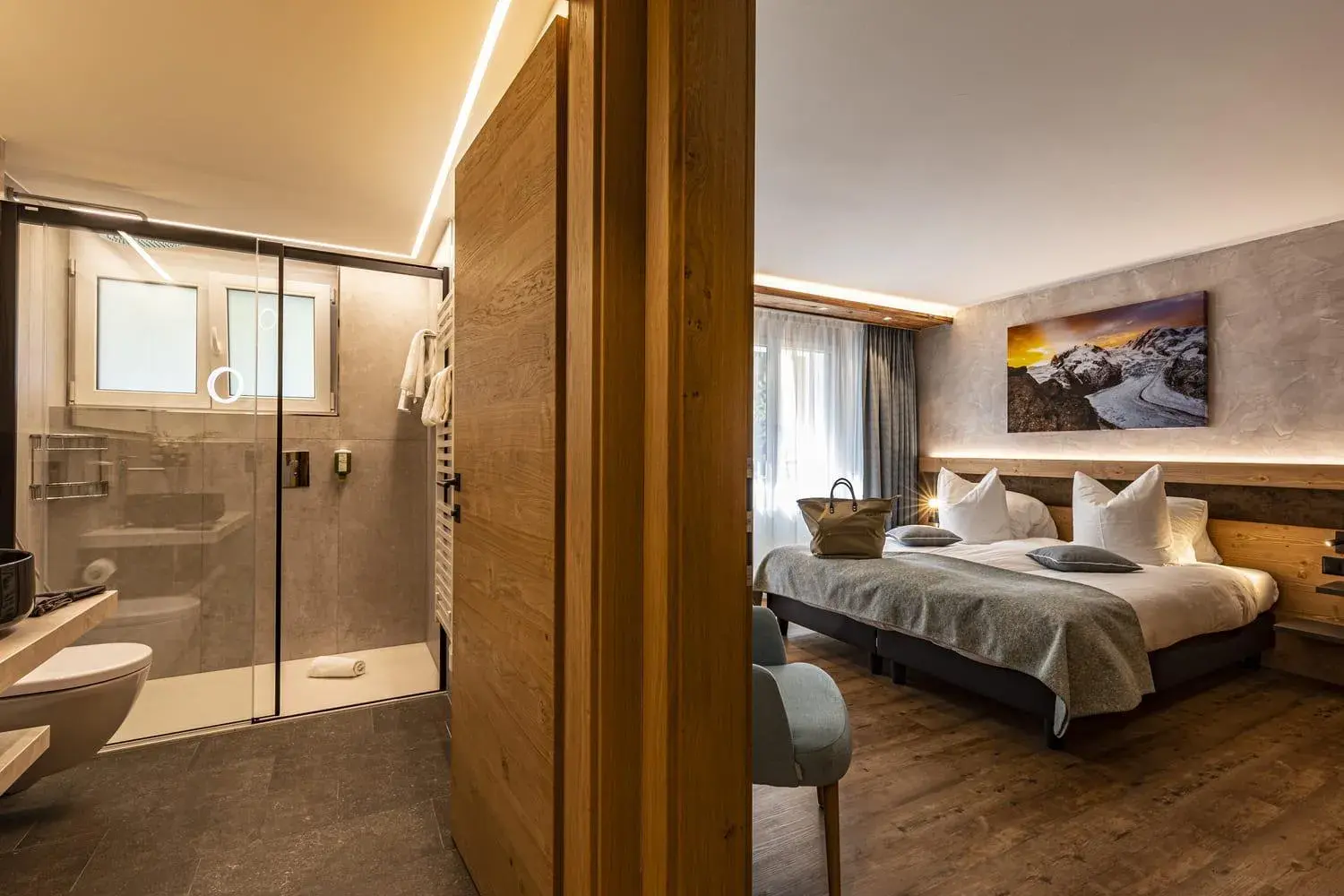 Bathroom, Bed in Hotel Hemizeus & Iremia Spa