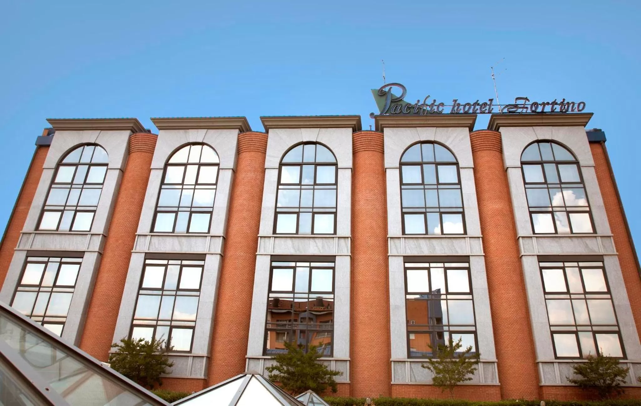 Facade/entrance in Pacific Hotel Fortino