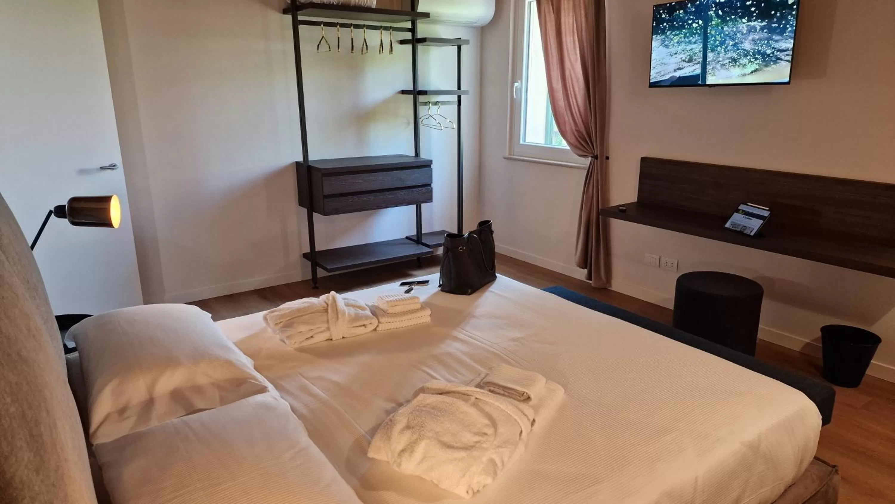 Photo of the whole room, Bed in Casa Ossan