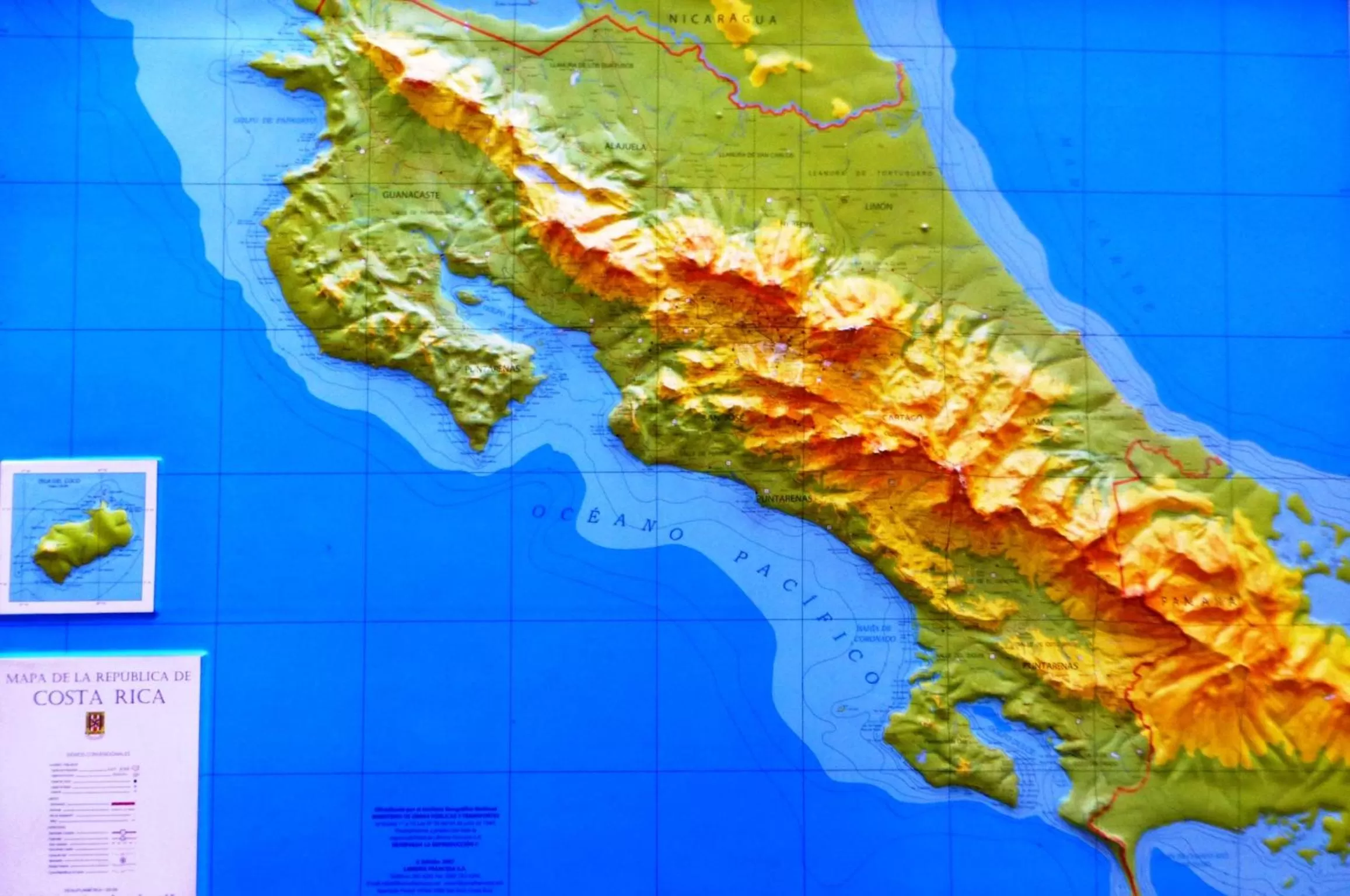 Decorative detail in Hotel Santo Tomas / Historical Property