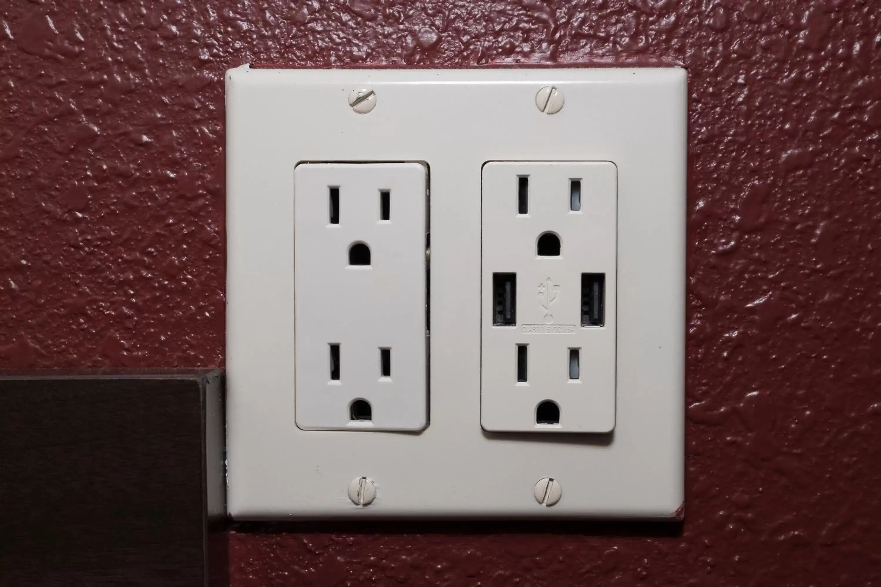 Property building in Red Roof Inn Cincinnati East - Beechmont Property building in Red Roof Inn Cincinnati East - Beechmont