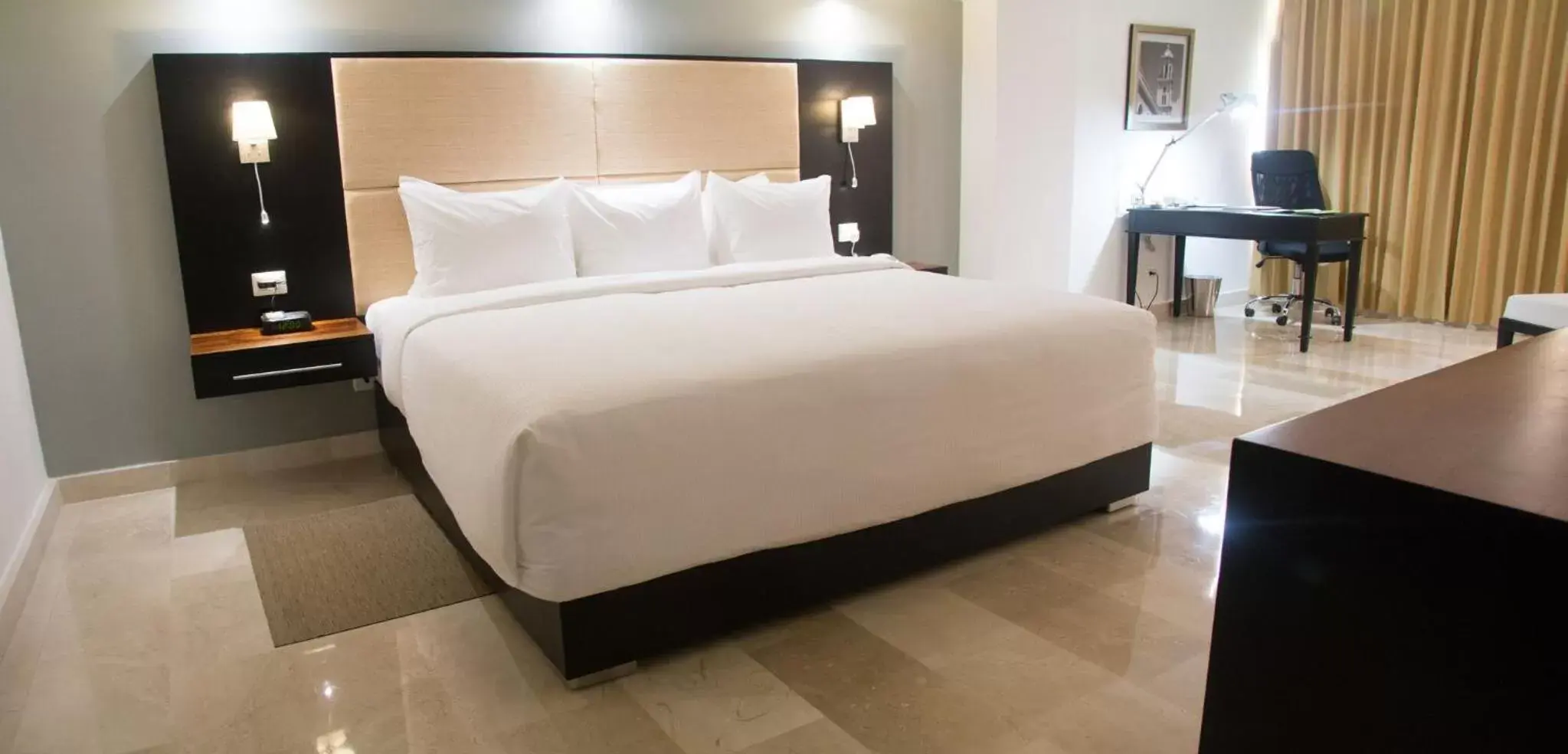 Bed in Radisson Hotel Santo Domingo
