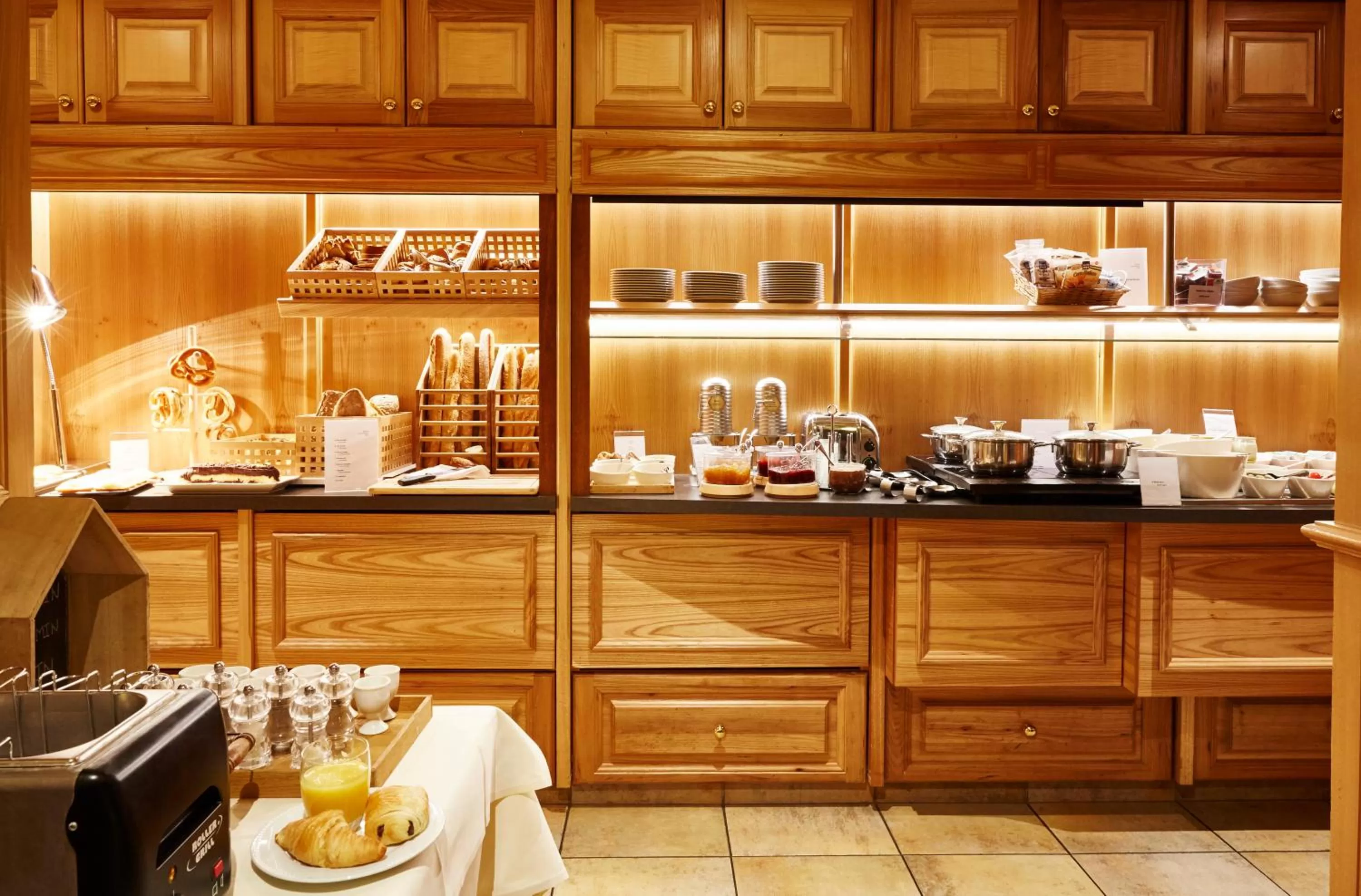 Breakfast in Best Western Plus Au cheval Blanc à Mulhouse