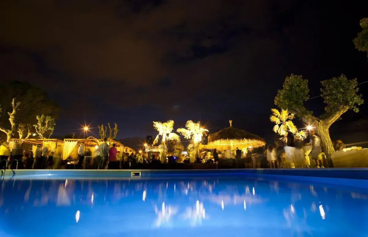 Swimming Pool in Hotel Oceanic