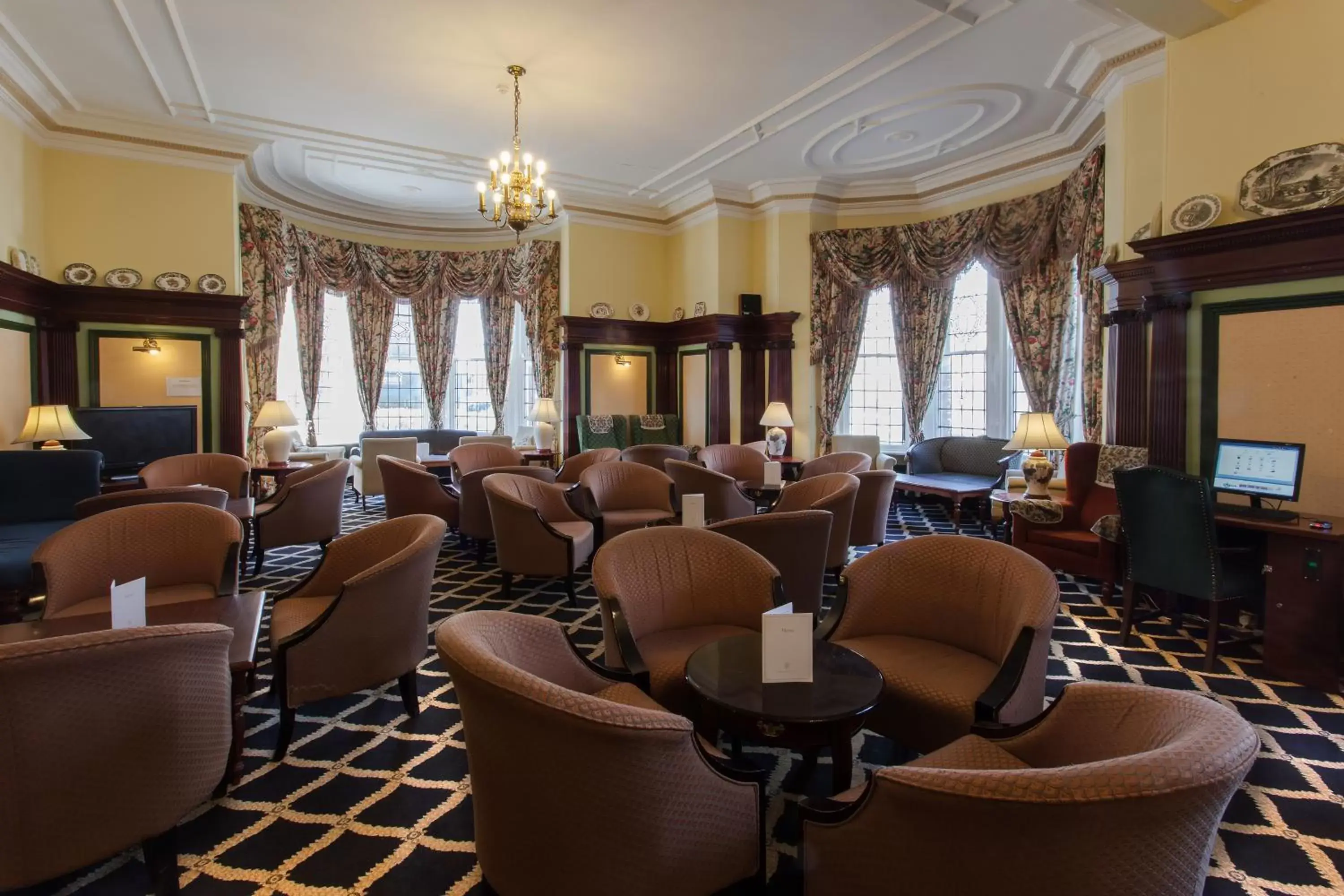 Lobby or reception, Restaurant/Places to Eat in Prince Of Wales Hotel
