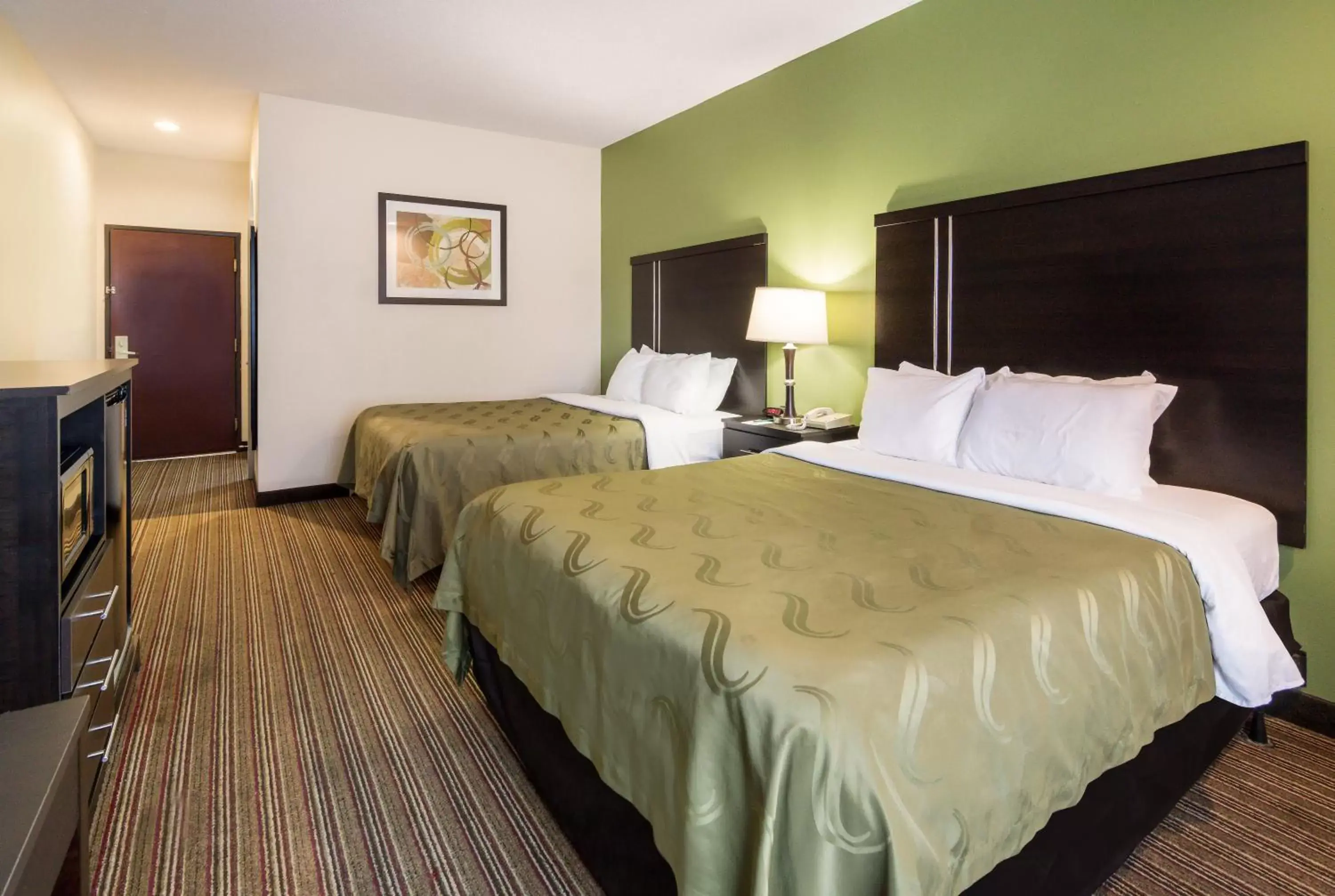 Photo of the whole room, Bed in Quality Inn & Suites Granbury