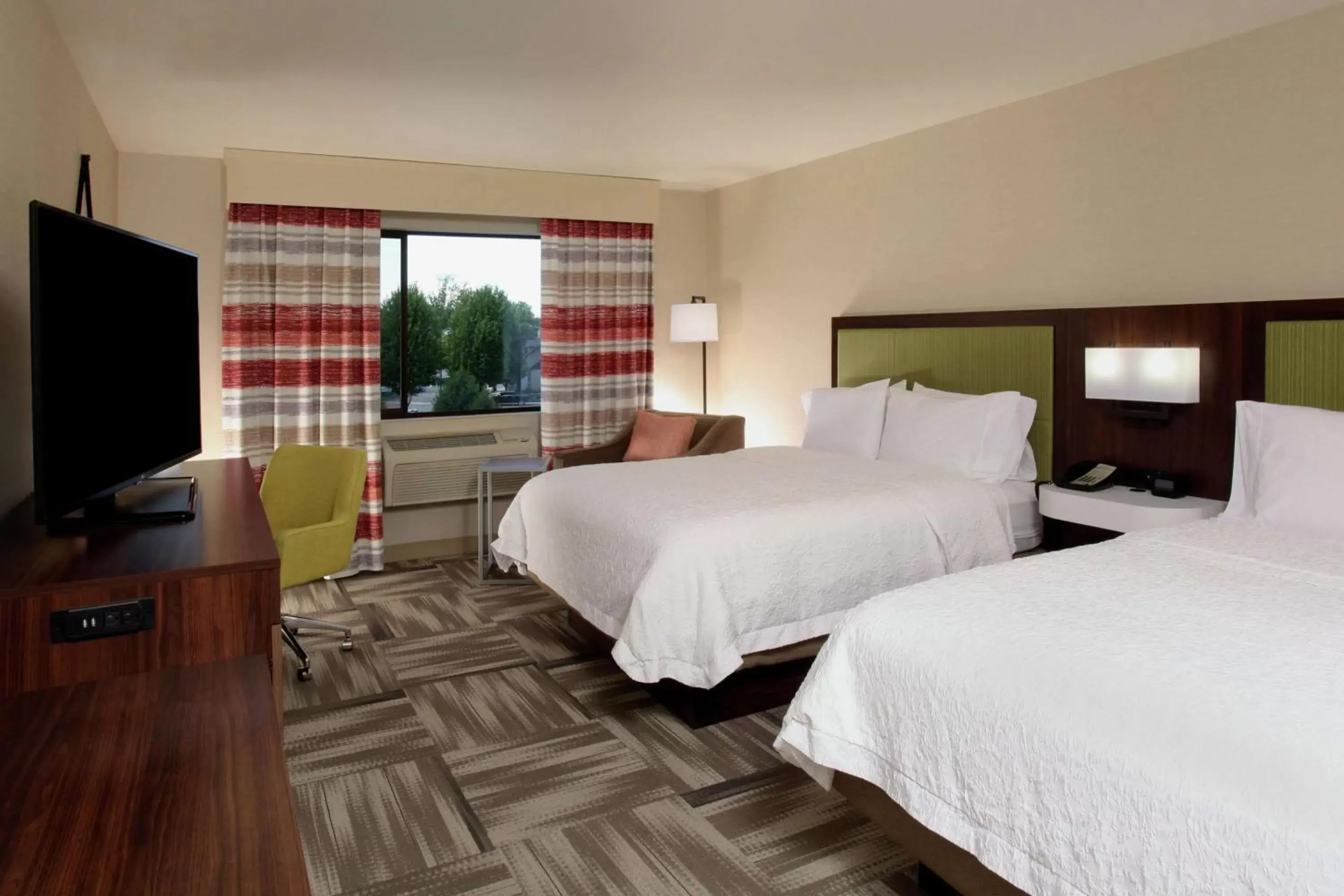 Room with Two Queen Beds - Non-Smoking in Hampton Inn Richland-Tri Cities Room with Two Queen Beds - Non-Smoking in Hampton Inn Richland-Tri Cities