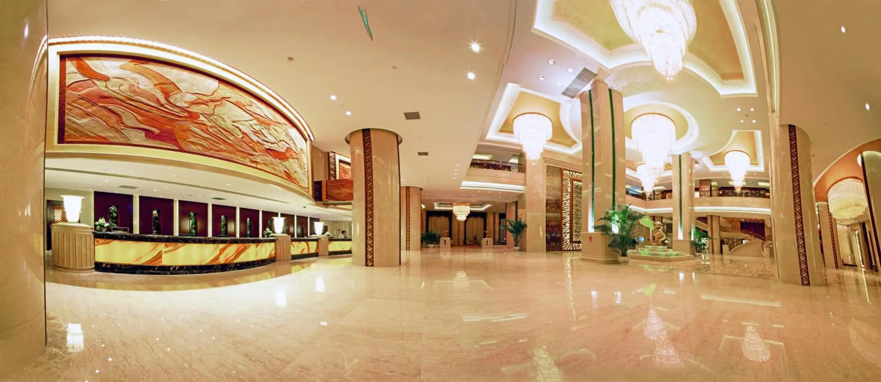 Lobby or reception in Howard Johnson Tropical Garden Plaza Kunming