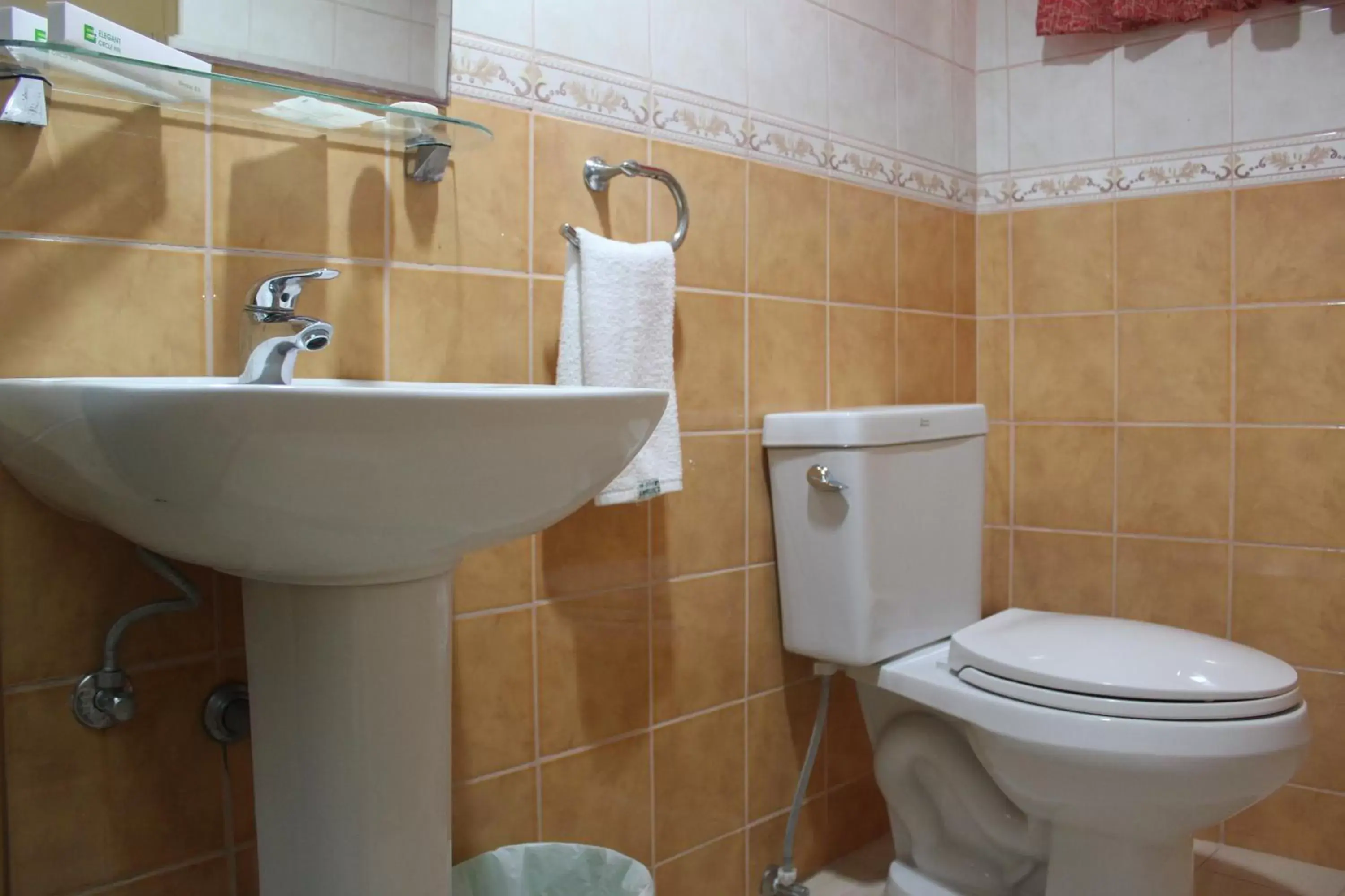 Bathroom in Elegant Circle Inn