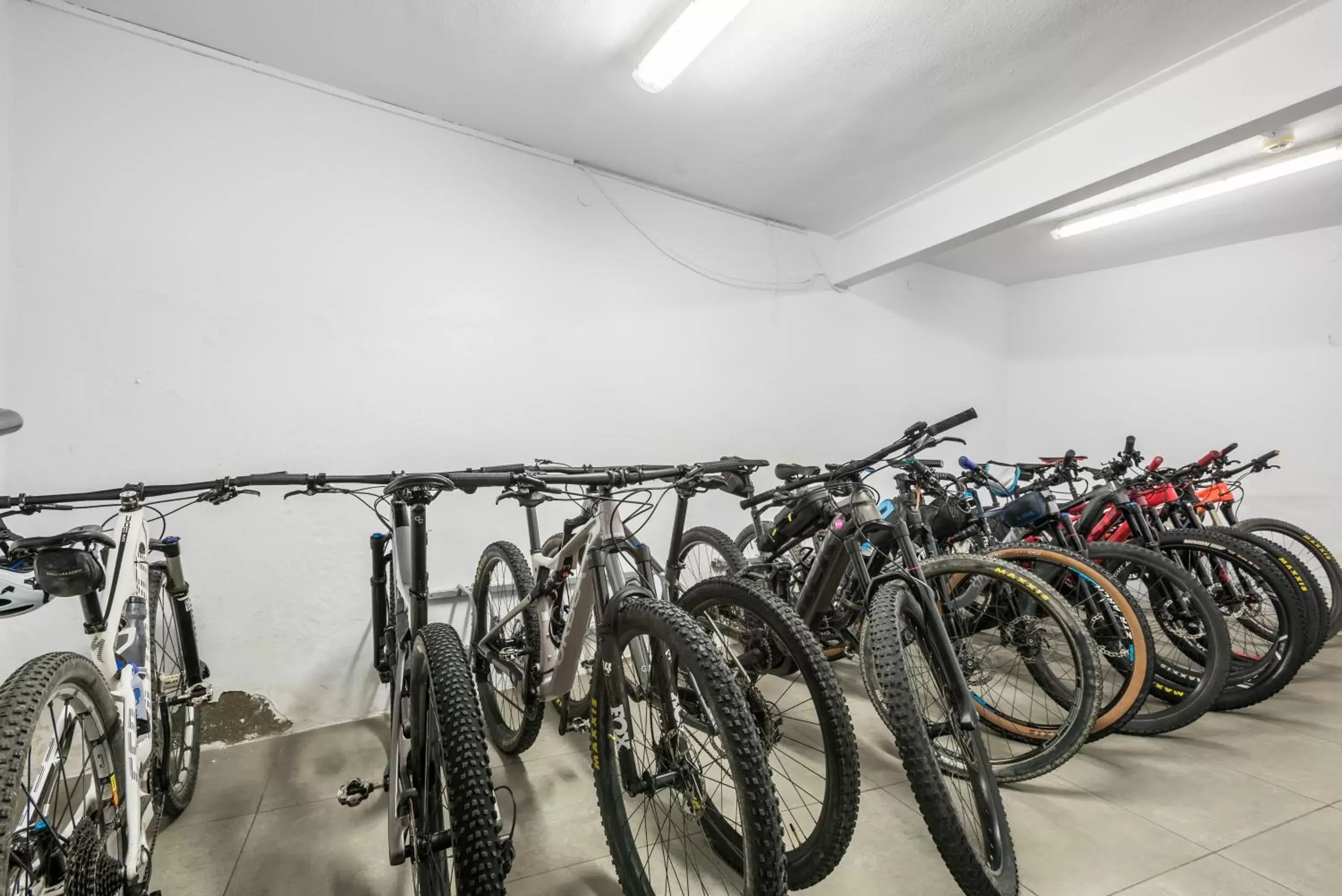 Cycling in Riu Nere Mountain Apartments