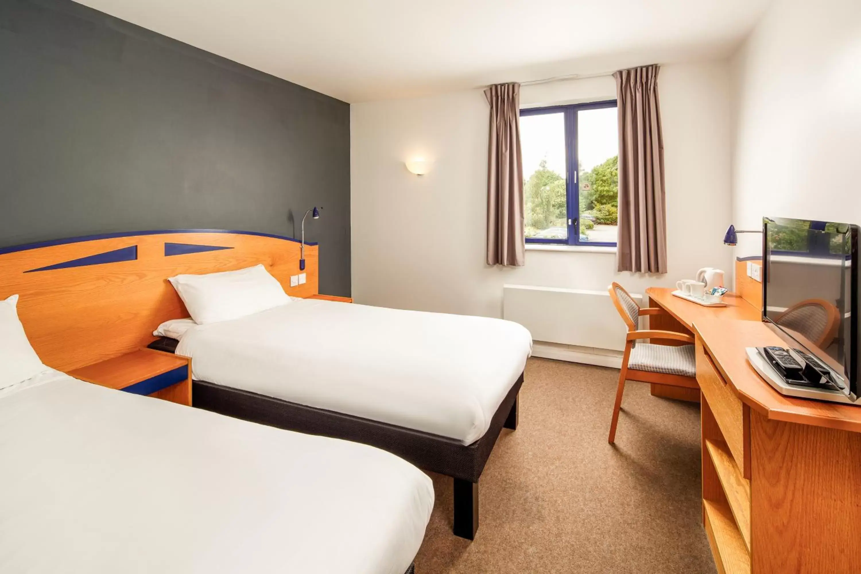 Photo of the whole room in ibis Chesterfield North - Barlborough