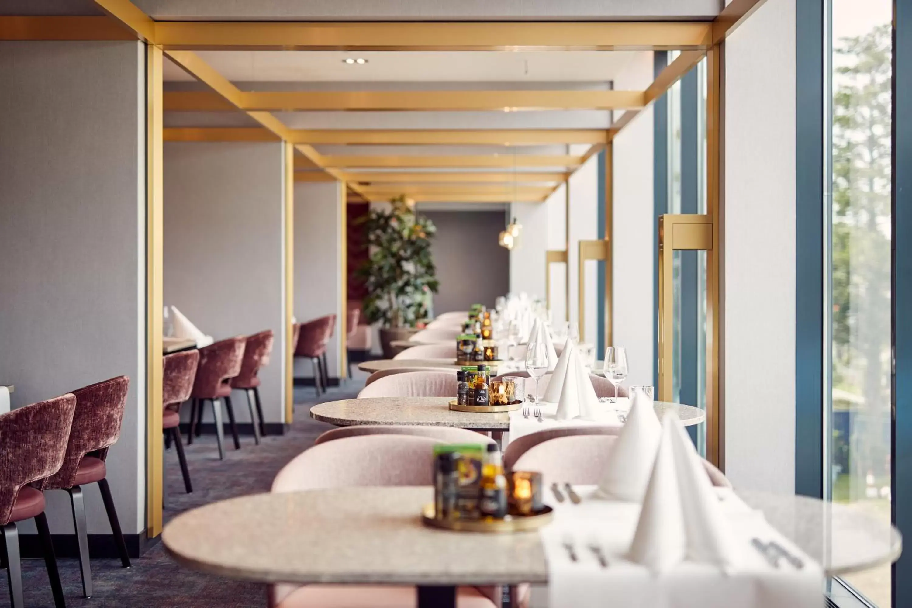 Restaurant/Places to Eat in Van der Valk Hotel Haarlem