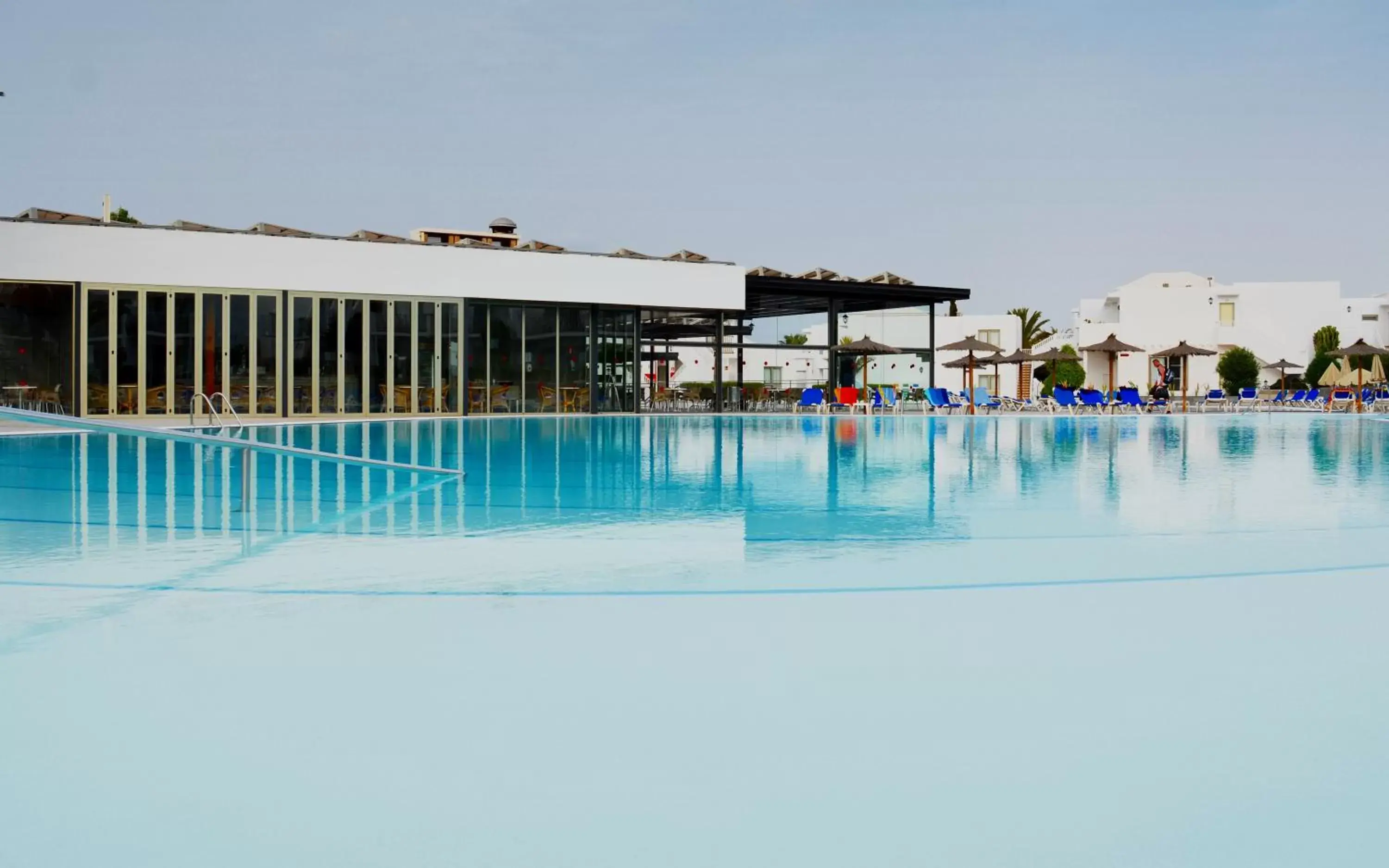 Pool view in Hotel Floresta Pool view in Hotel Floresta