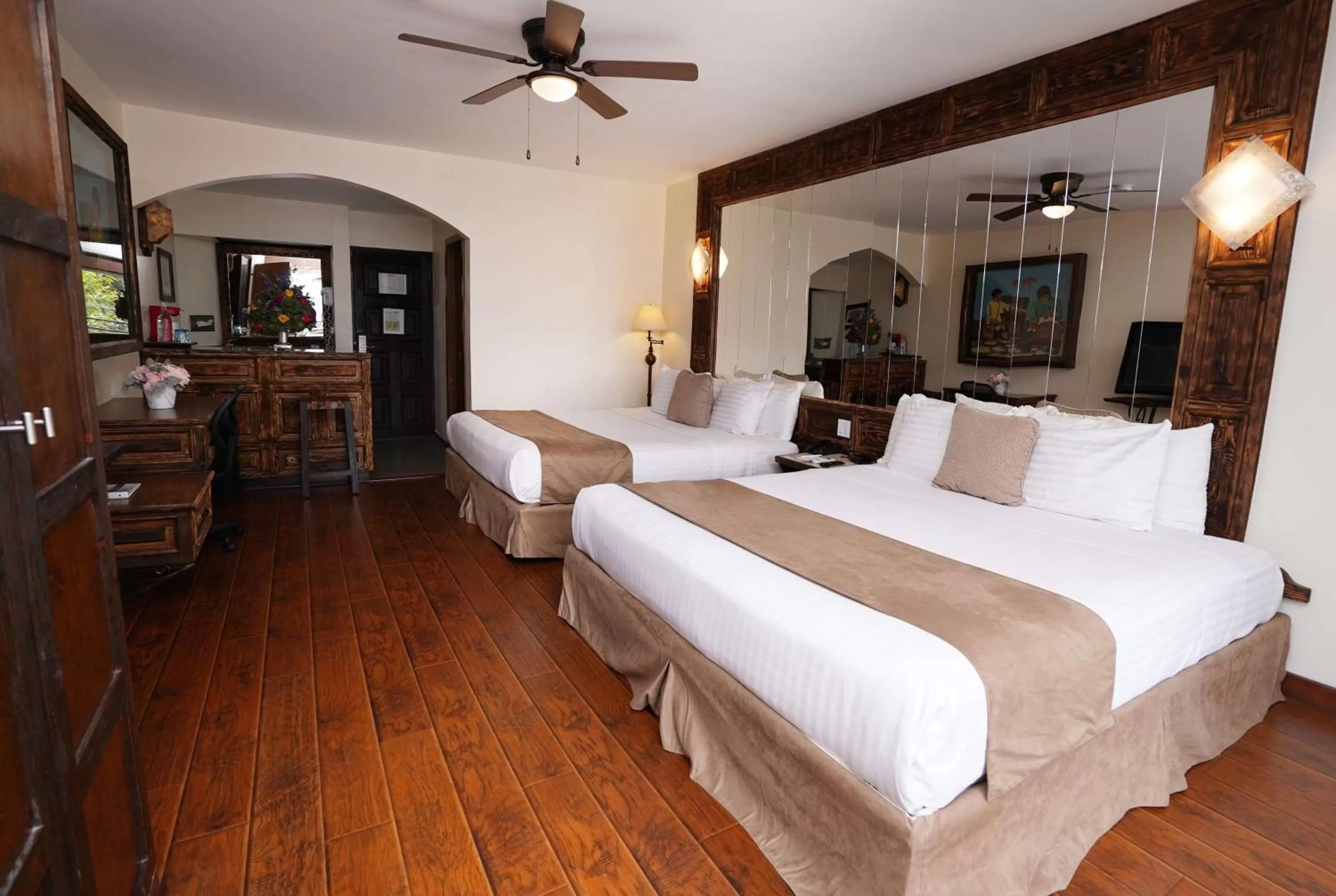 Photo of the whole room, Bed in Best Western El Cid