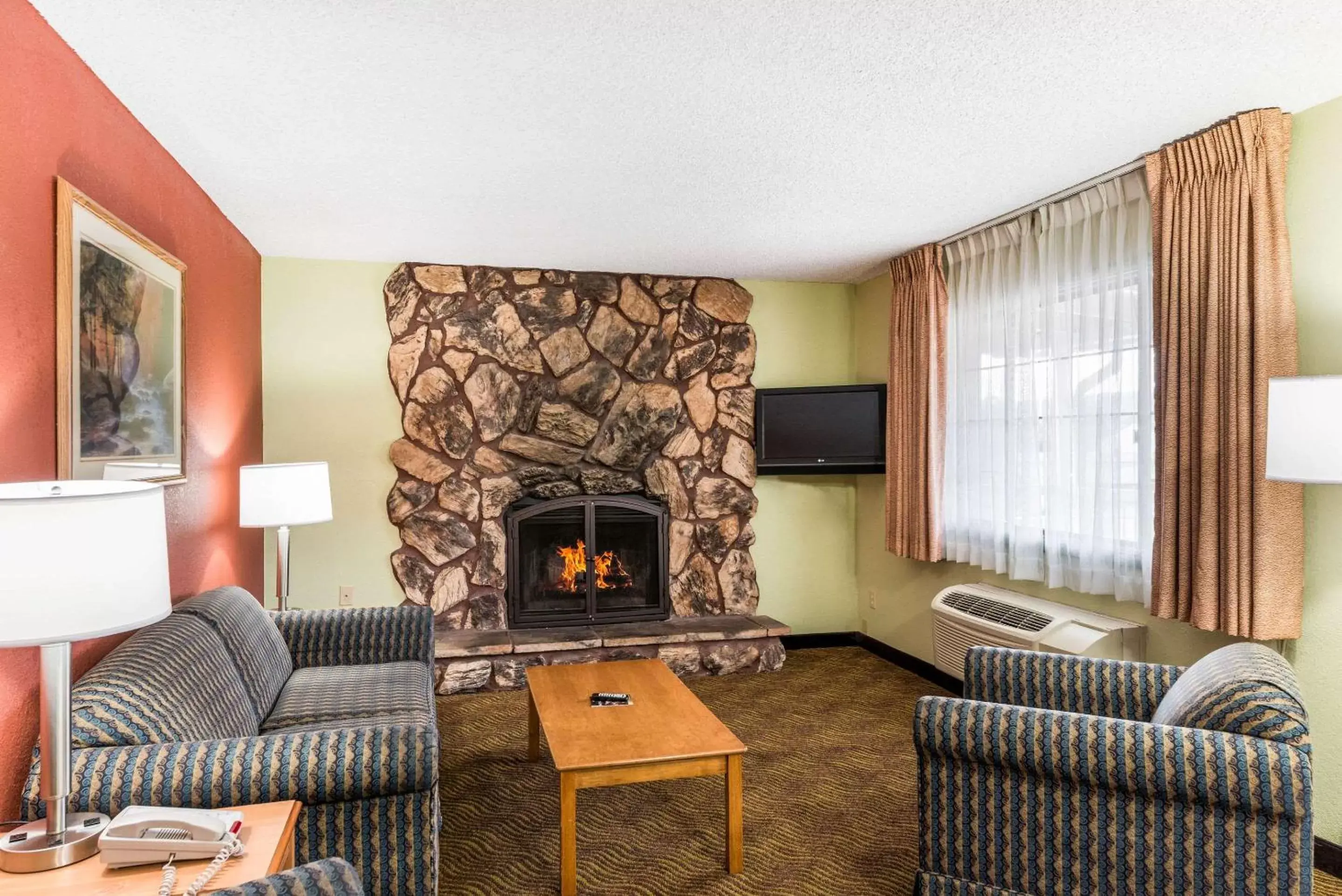Photo of the whole room, Seating Area in Quality Inn Payson