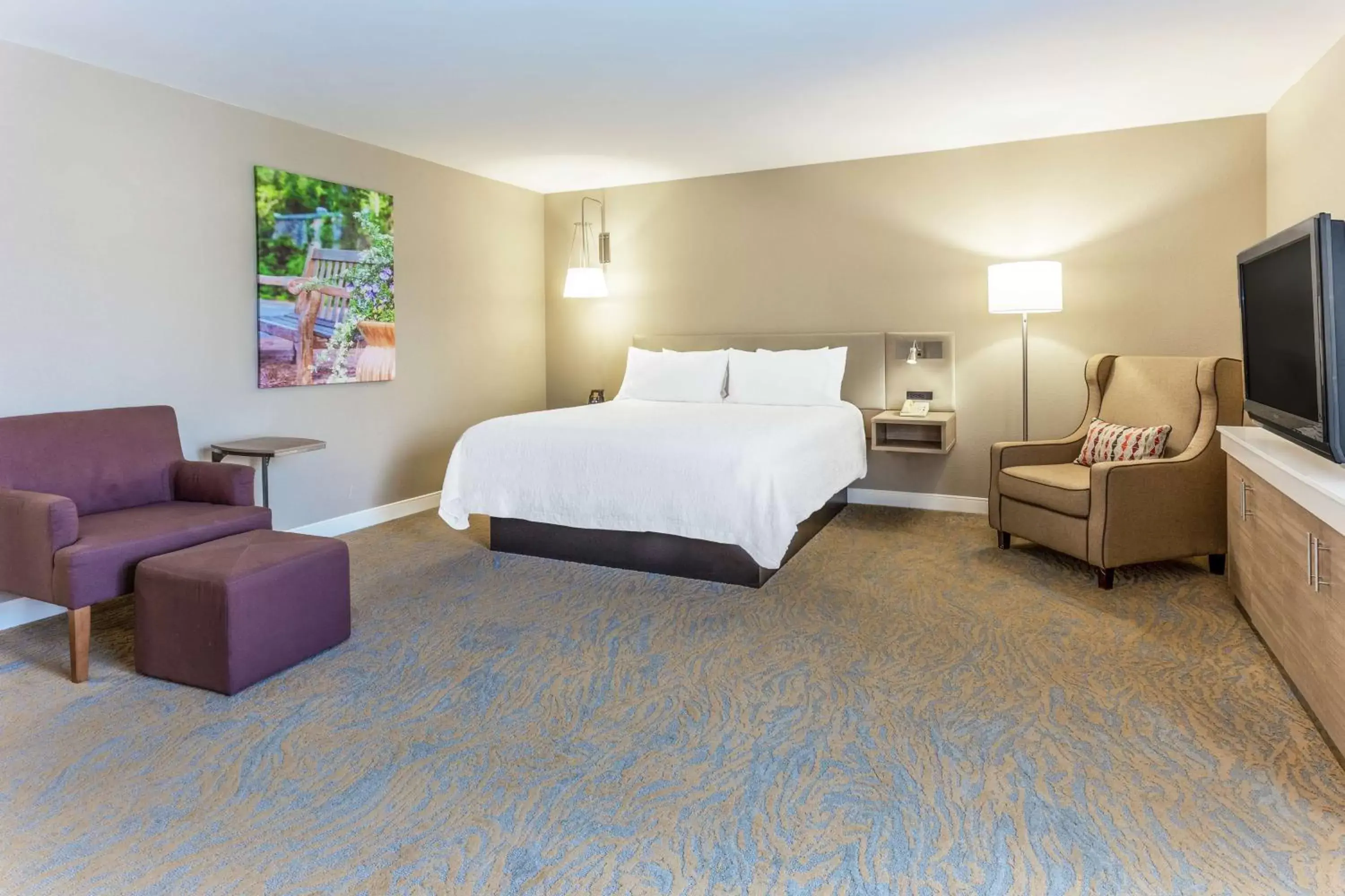 Bedroom, Bed in Hilton Garden Inn Saint Charles