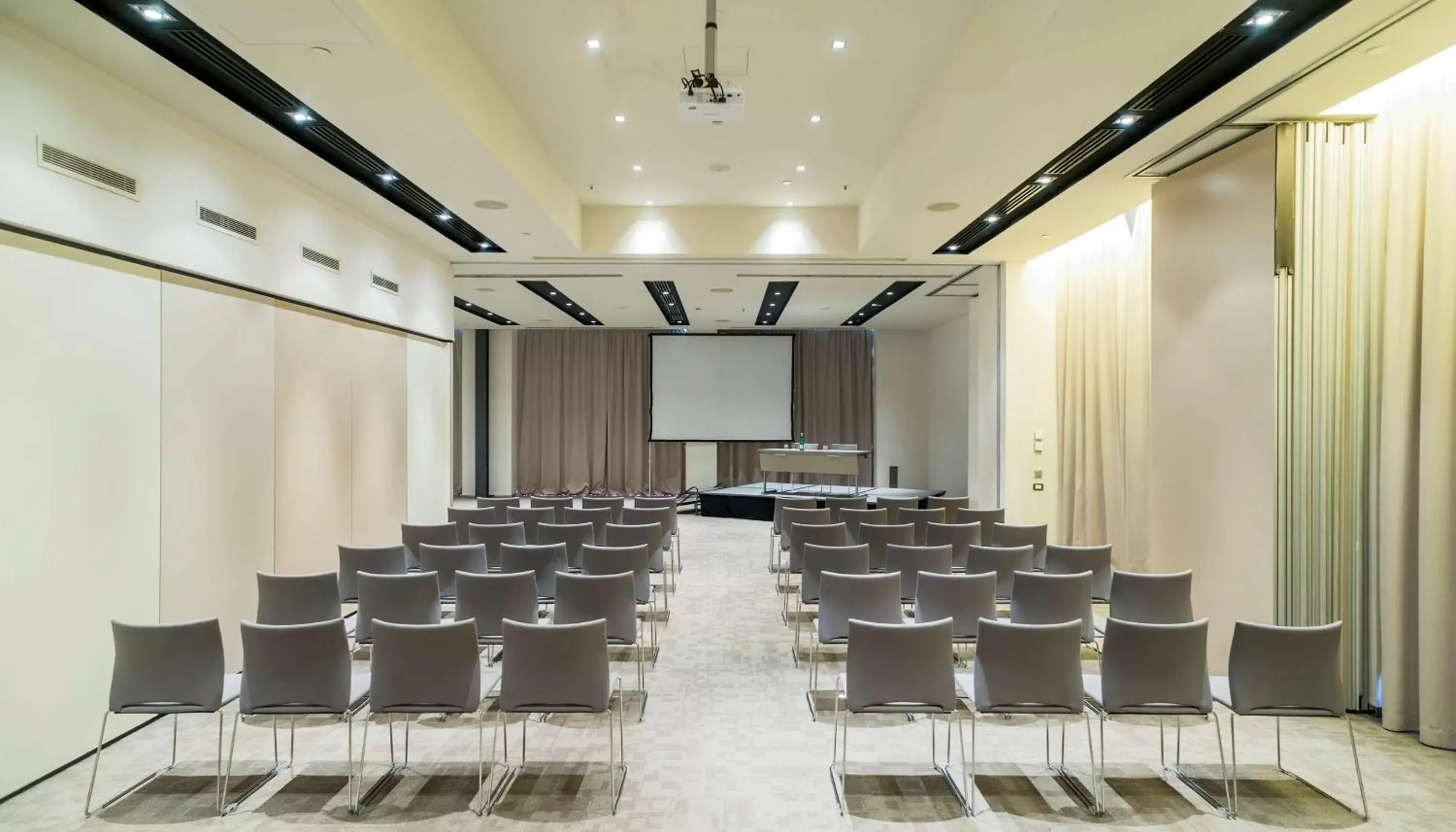 Meeting/conference room in Nhow Milan