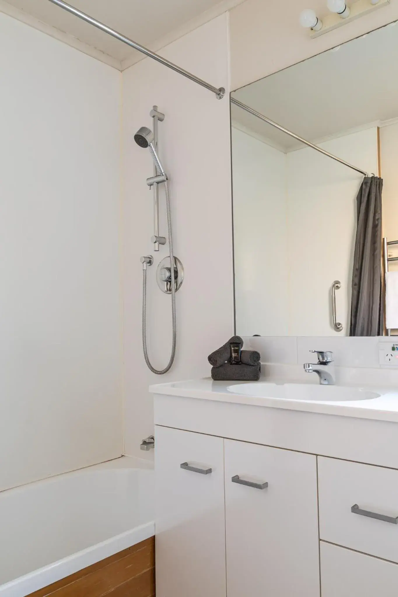 Shower, Bathroom in Turner Heights Townhouses