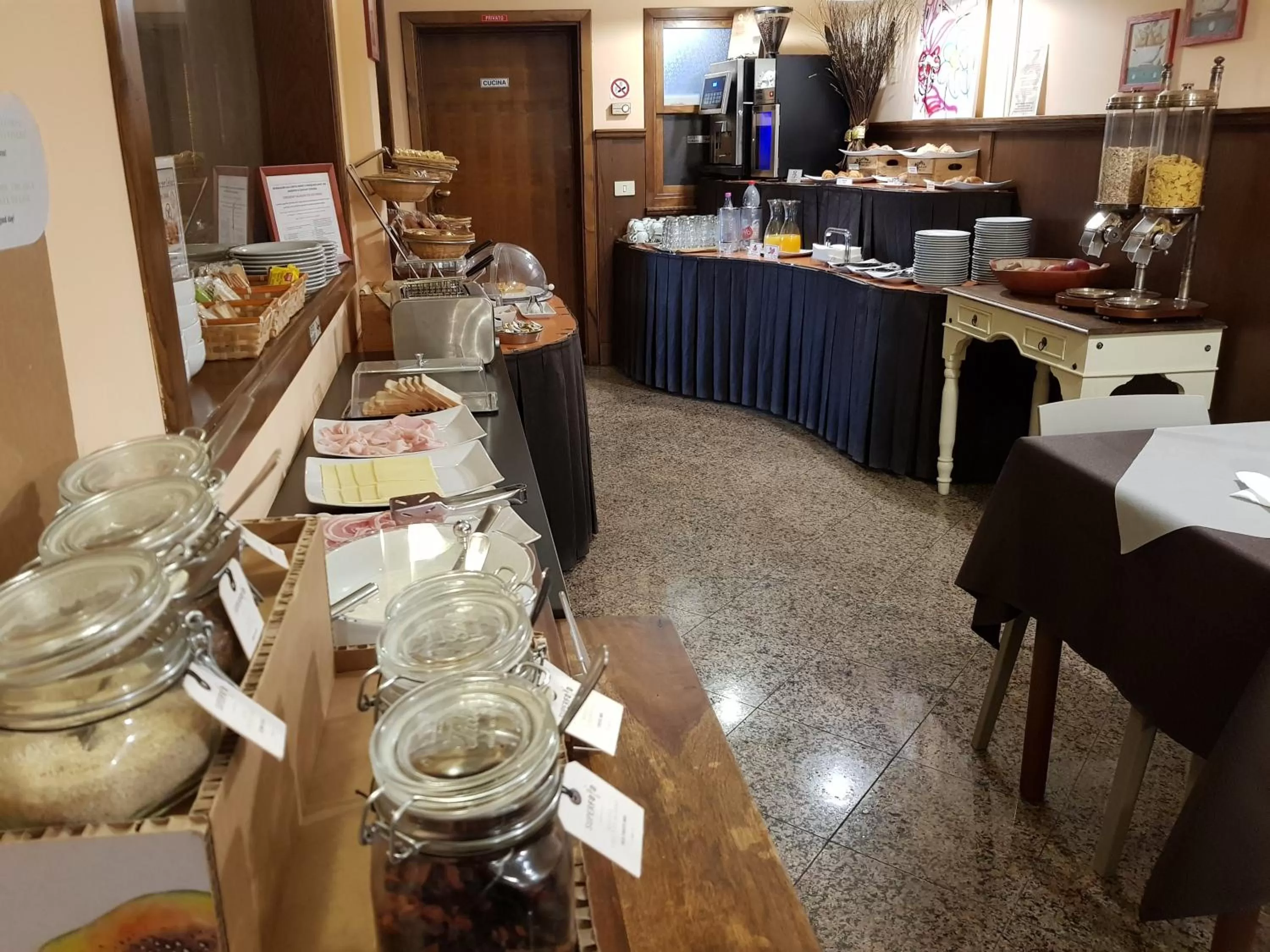 Buffet breakfast in Valmarina