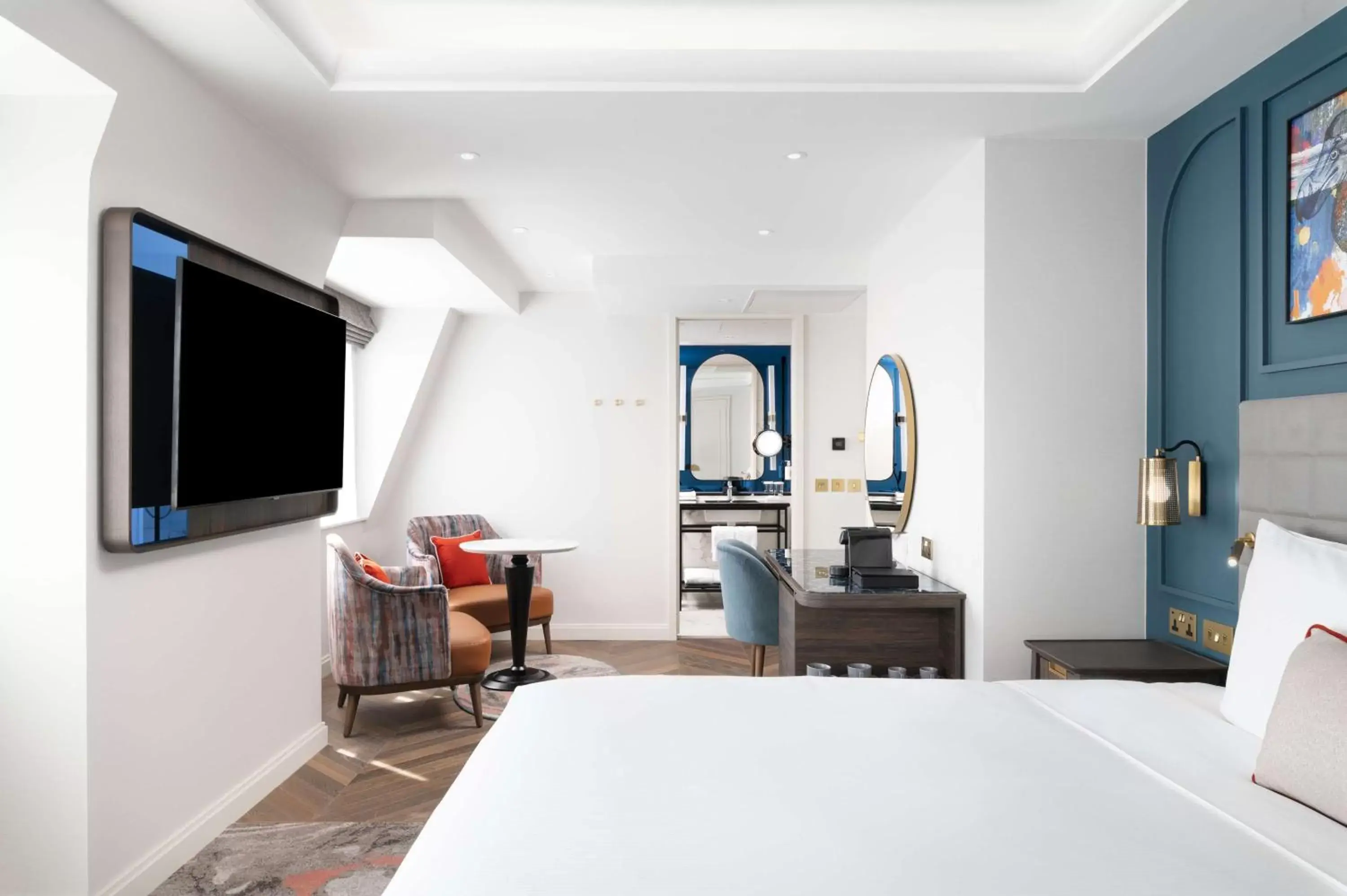 Bedroom, TV/Entertainment Center in Lost Property St Pauls London, Curio Collection By Hilton