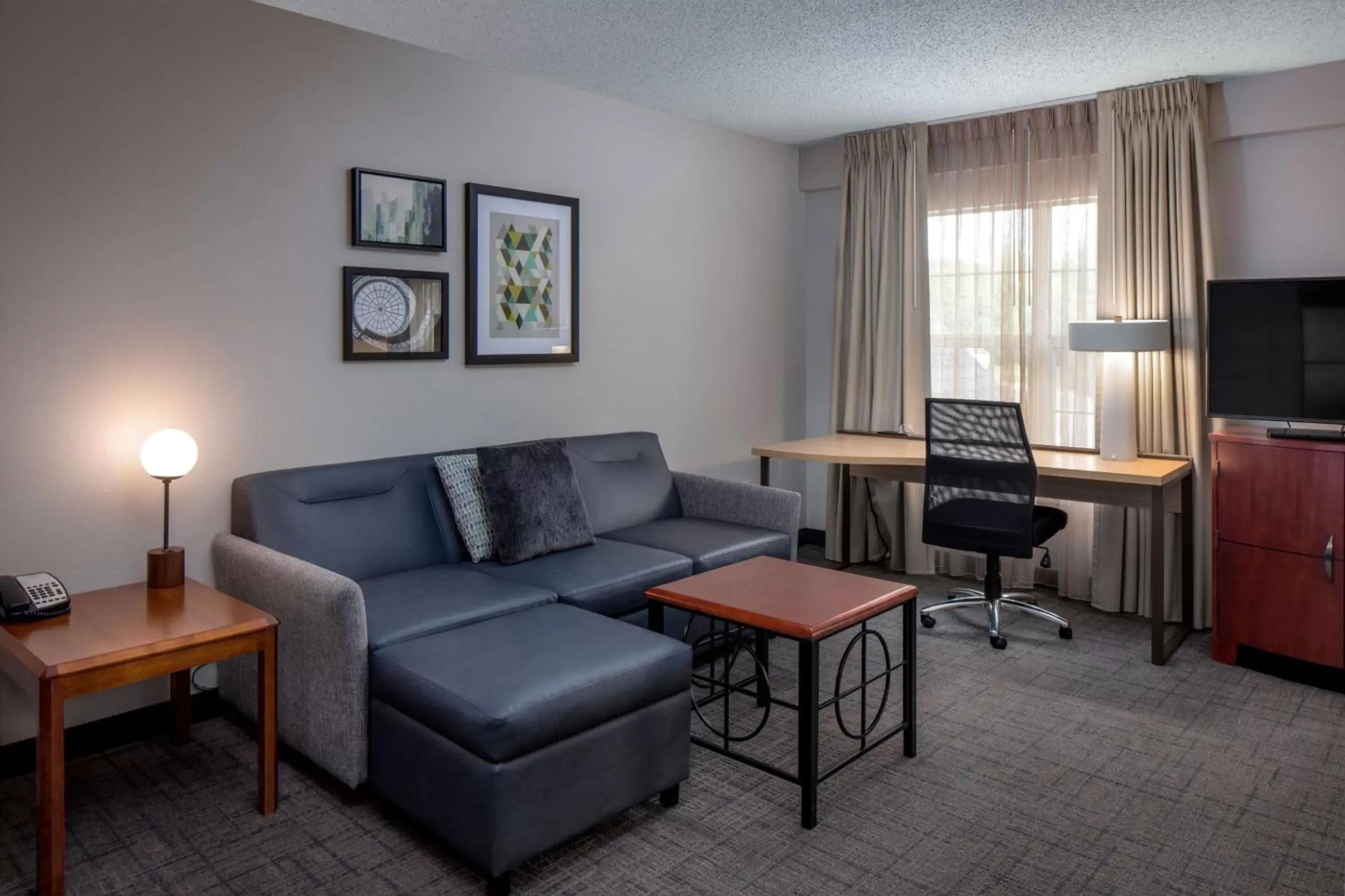 Photo of the whole room, Seating Area in Residence Inn by Marriott Little Rock