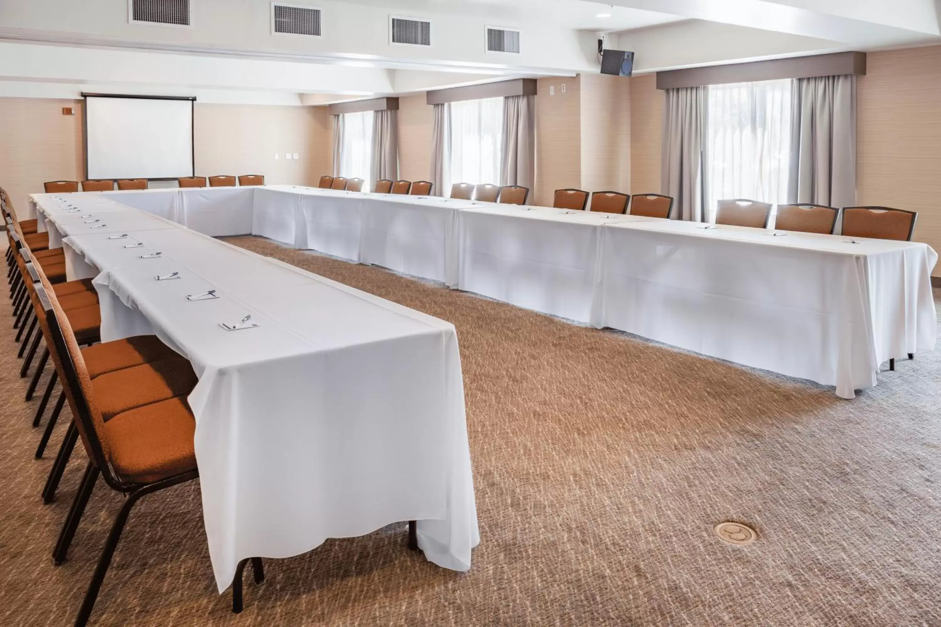 Meeting/conference room in Holiday Inn Express Hotel & Suites San Jose-Morgan Hill, an IHG Hotel