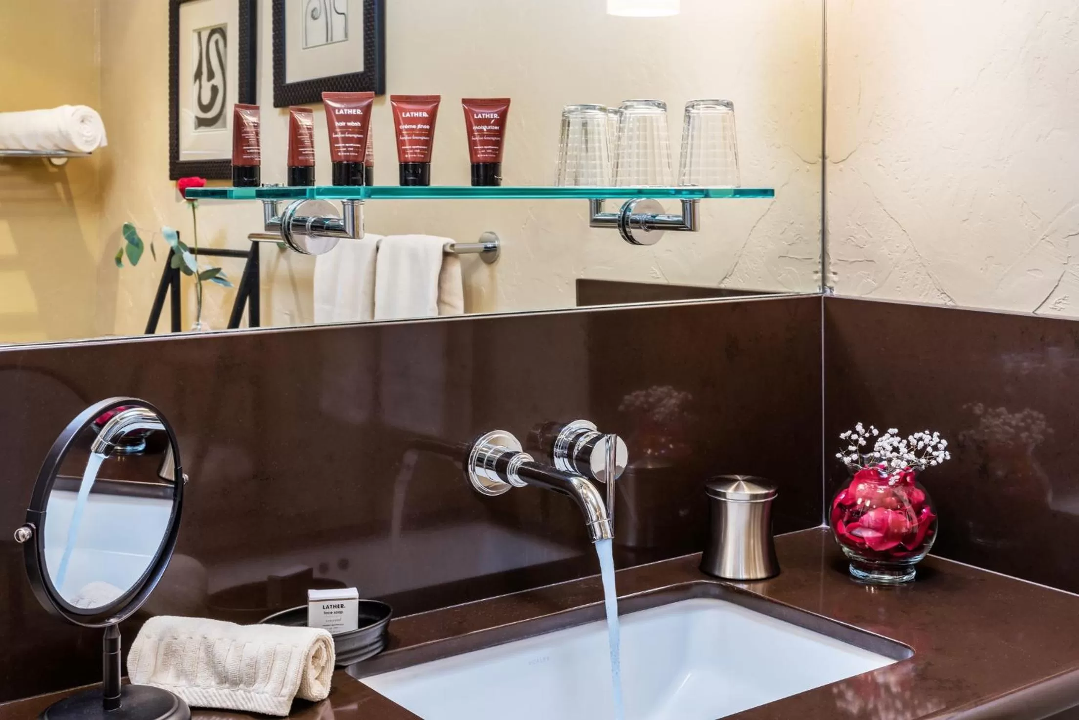 Bathroom in Eden Vale Inn