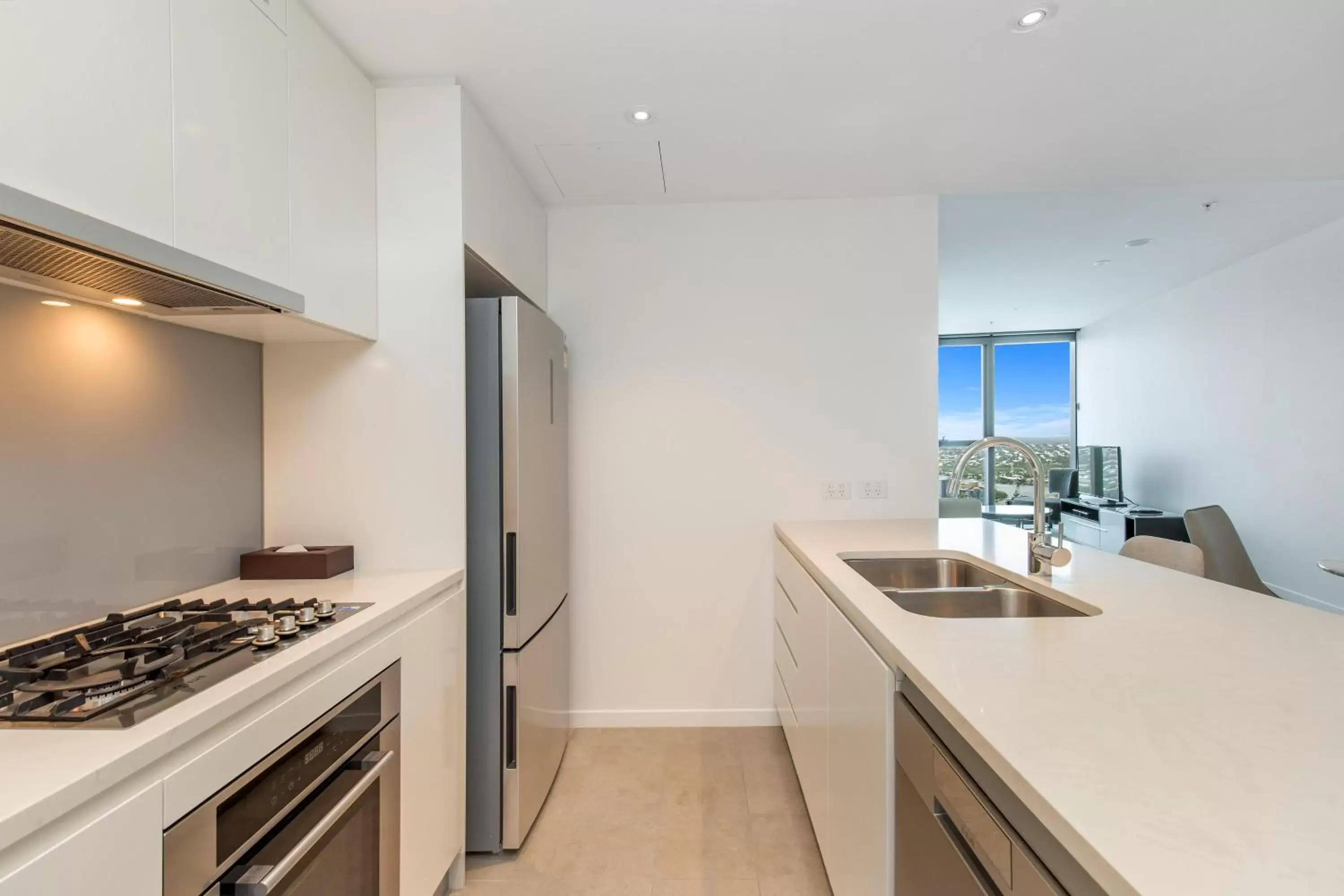 Kitchen or kitchenette, Kitchen/Kitchenette in Brisbane Skytower by CLLIX