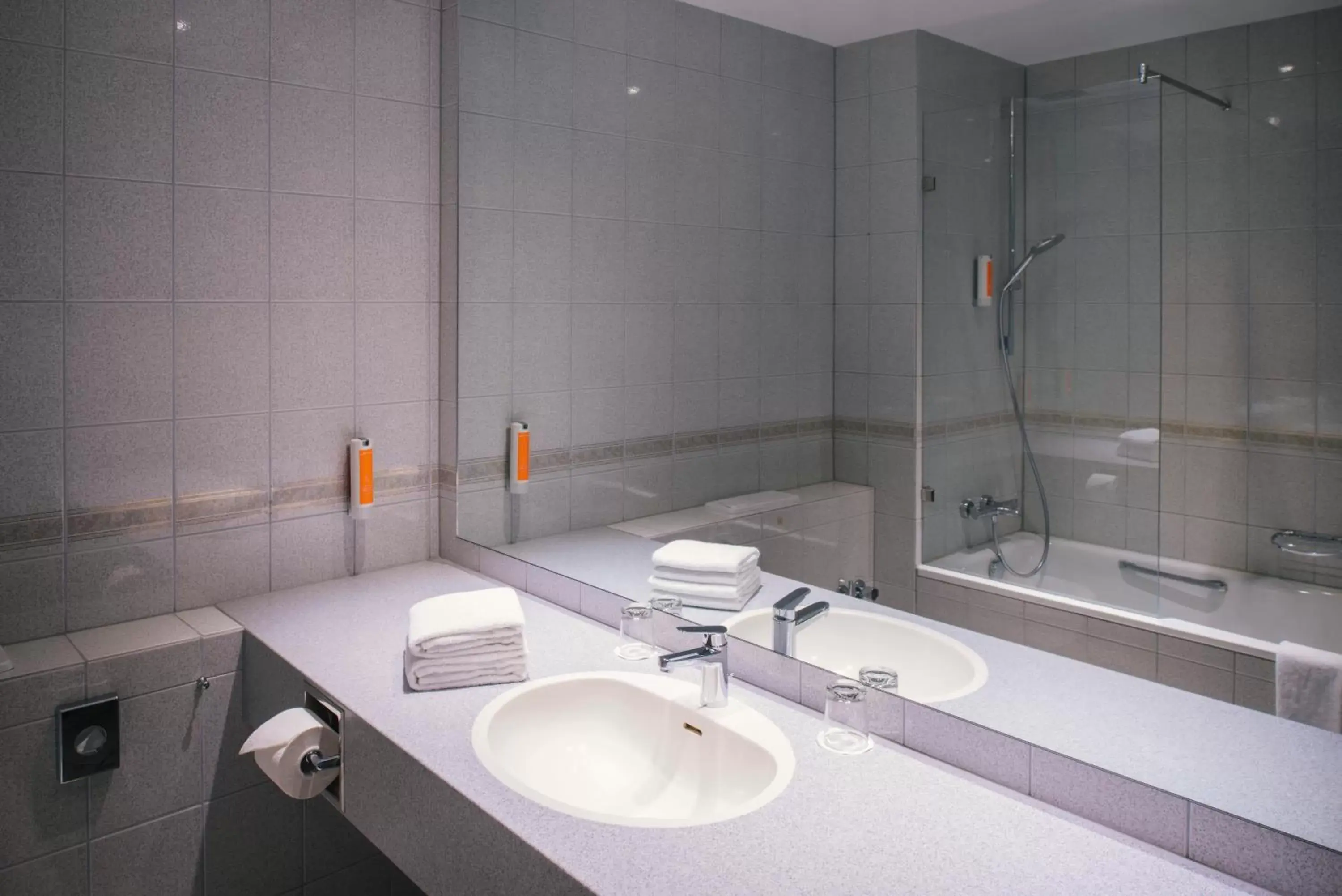 Bathroom in Vienna House Easy by Wyndham Castrop-Rauxel
