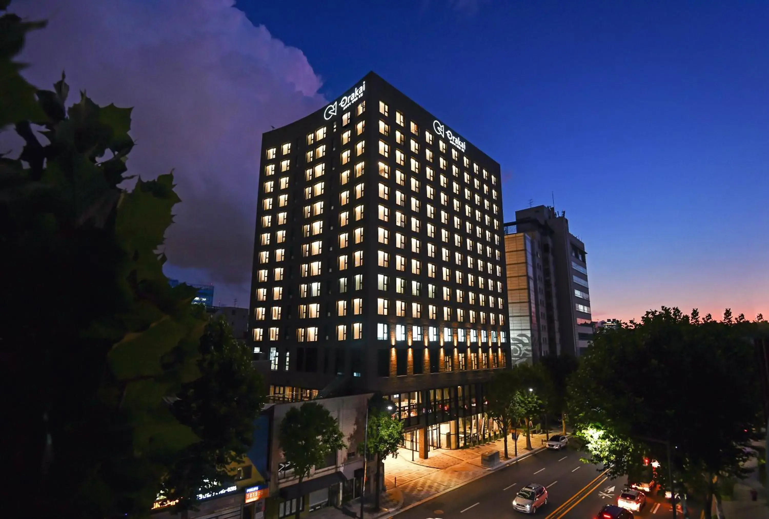 Property Building in Orakai Daehakro Hotel