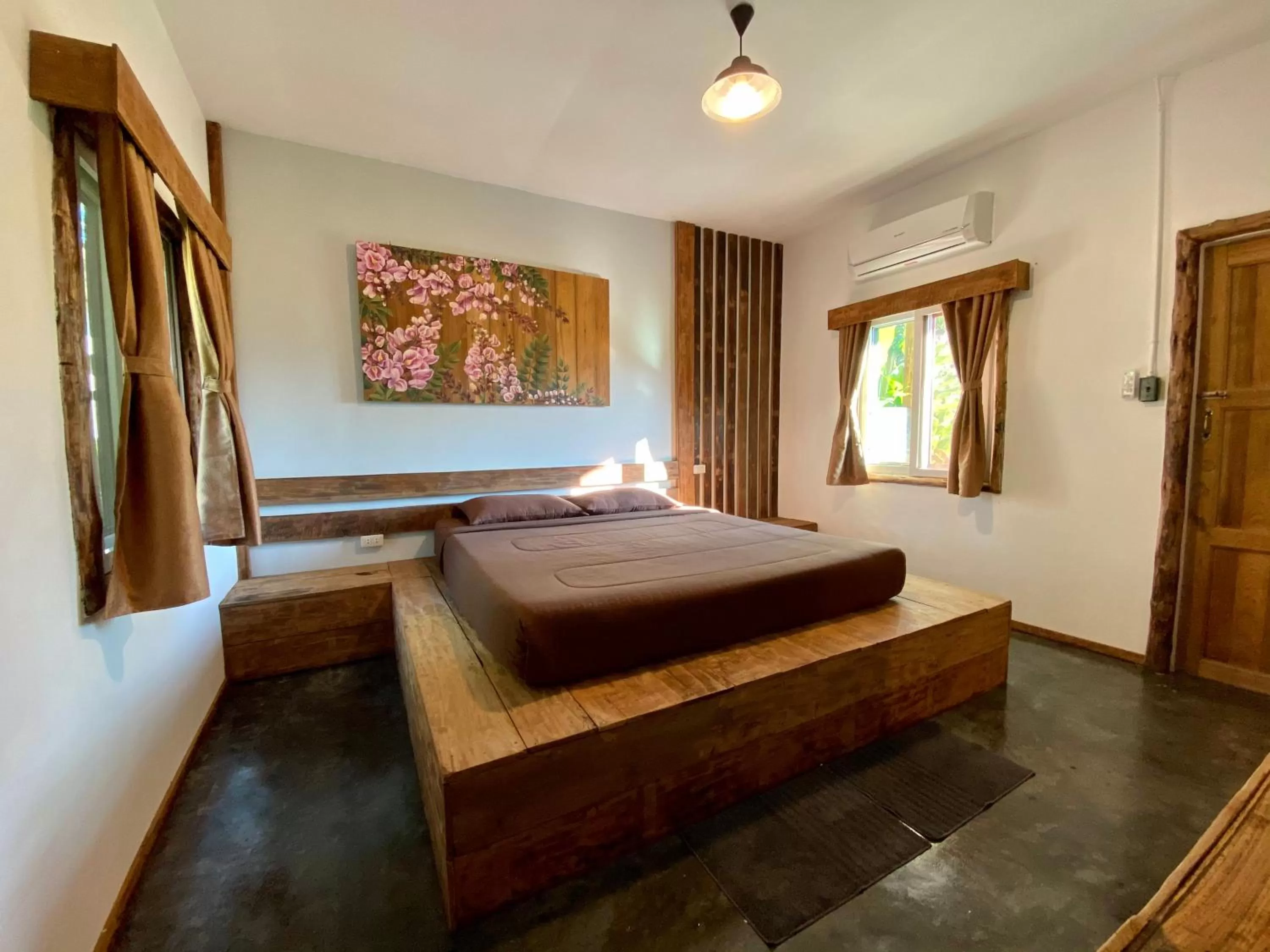 Bedroom, Bed in Sirita