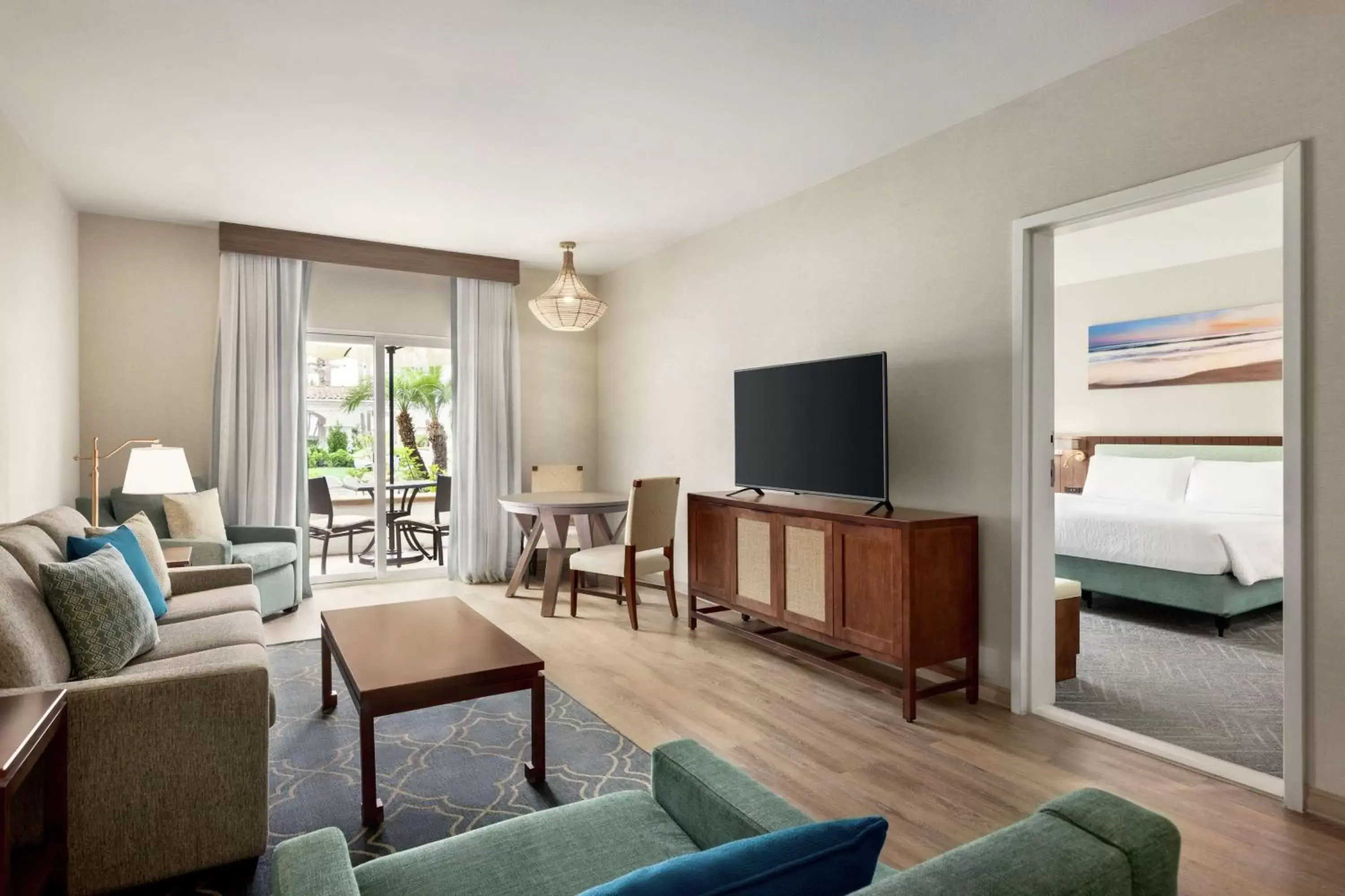 Bedroom, TV/Entertainment Center in Hilton Garden Inn Carlsbad Beach