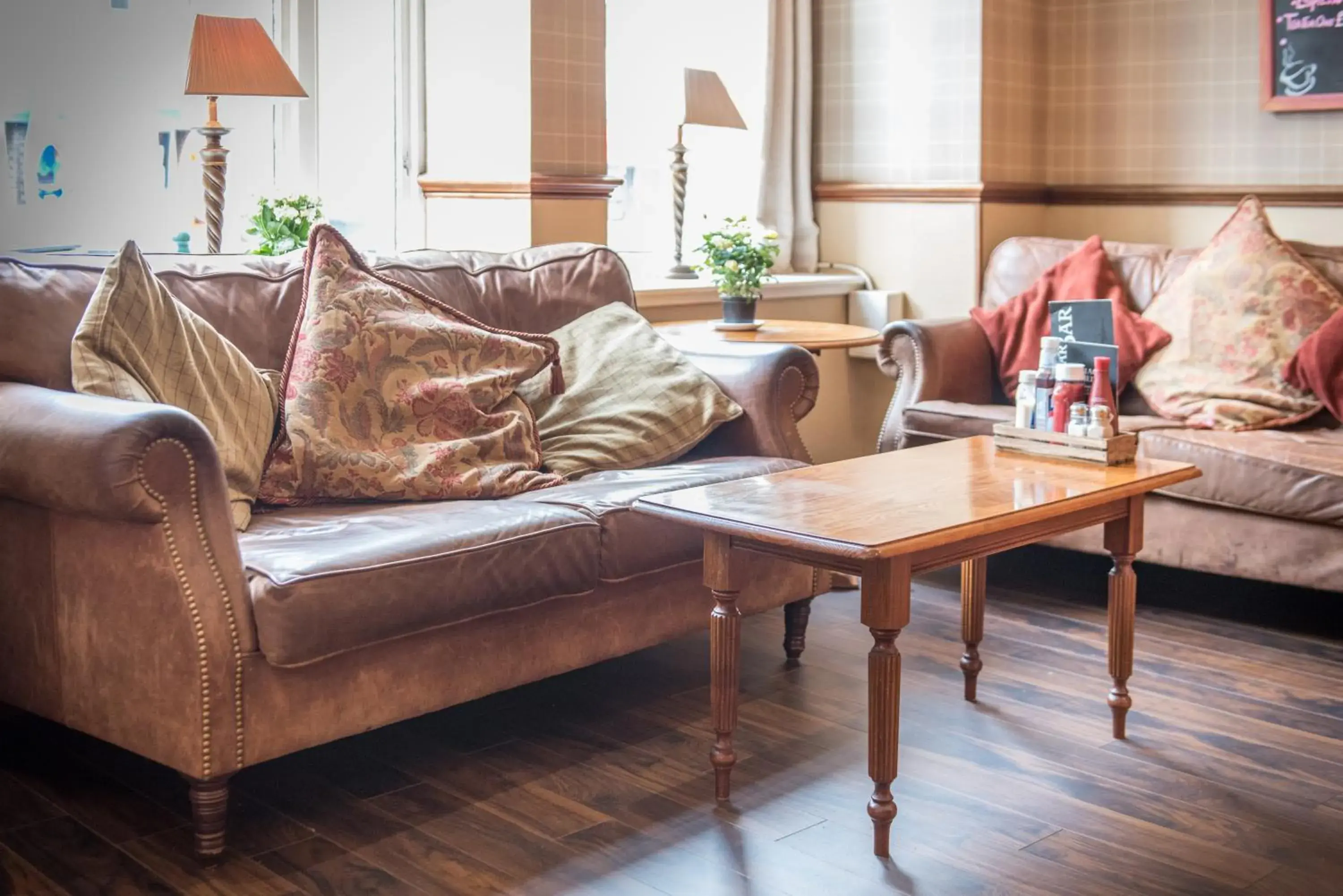 Lounge or bar in The Royal Hotel Lounge or bar in The Royal Hotel