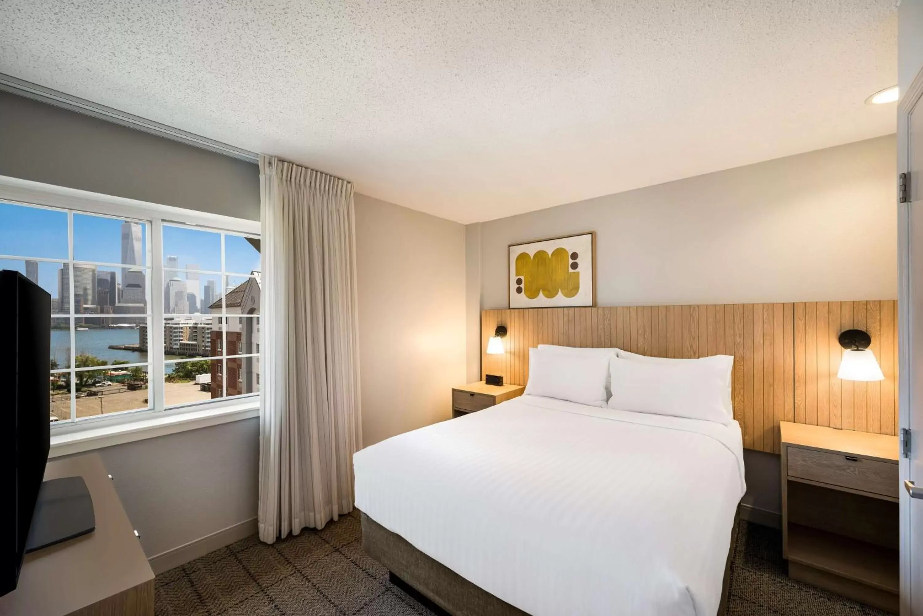 View (from property/room), Bed in Sonesta Simply Suites Jersey City