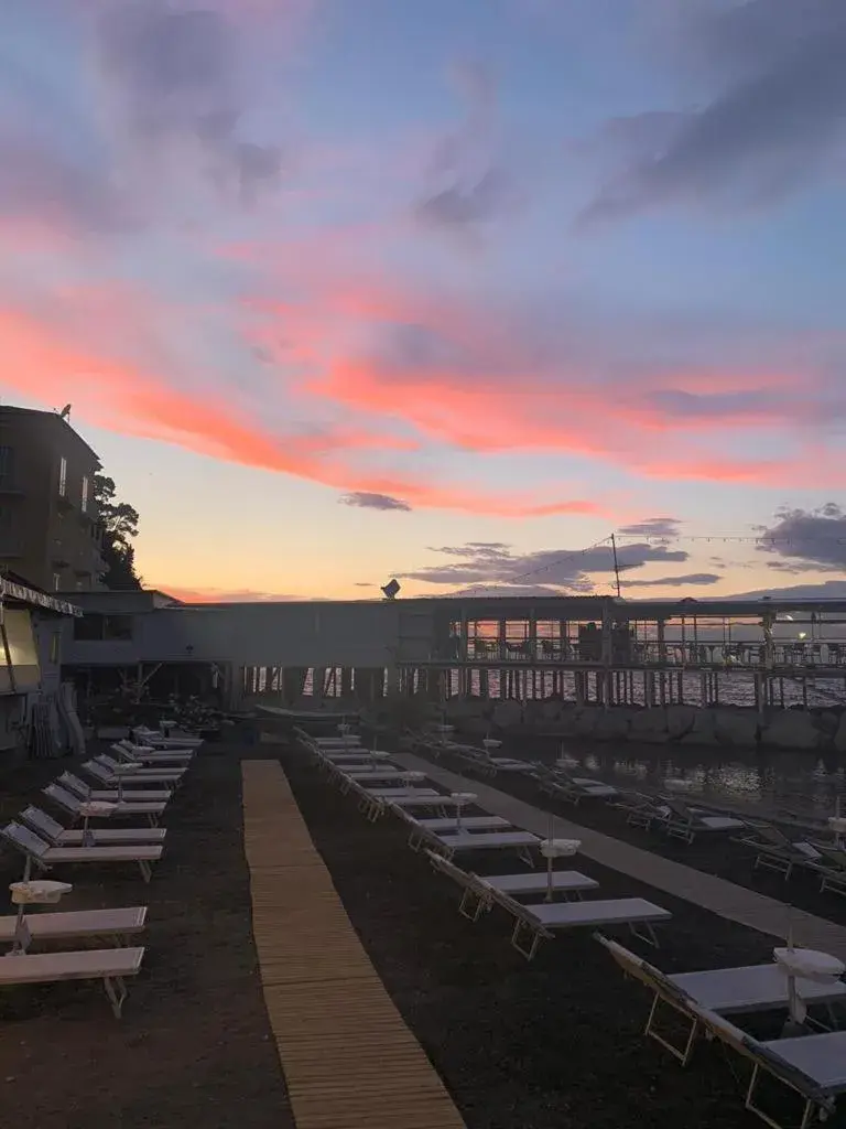 Beach, Sunrise/Sunset in Hotel Belair