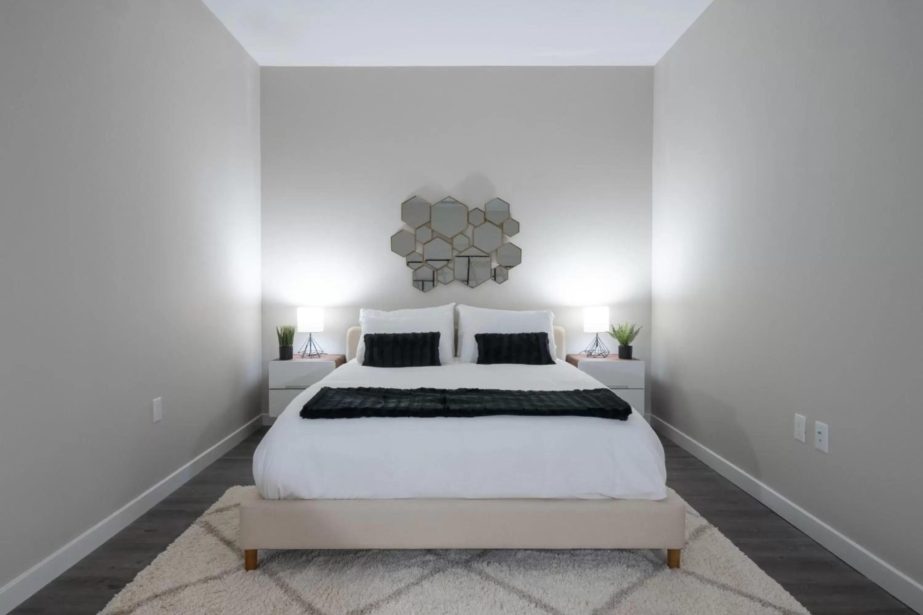 Bedroom, Bed in Luxury Furnished Apartments by Hyatus Downtown at Yale