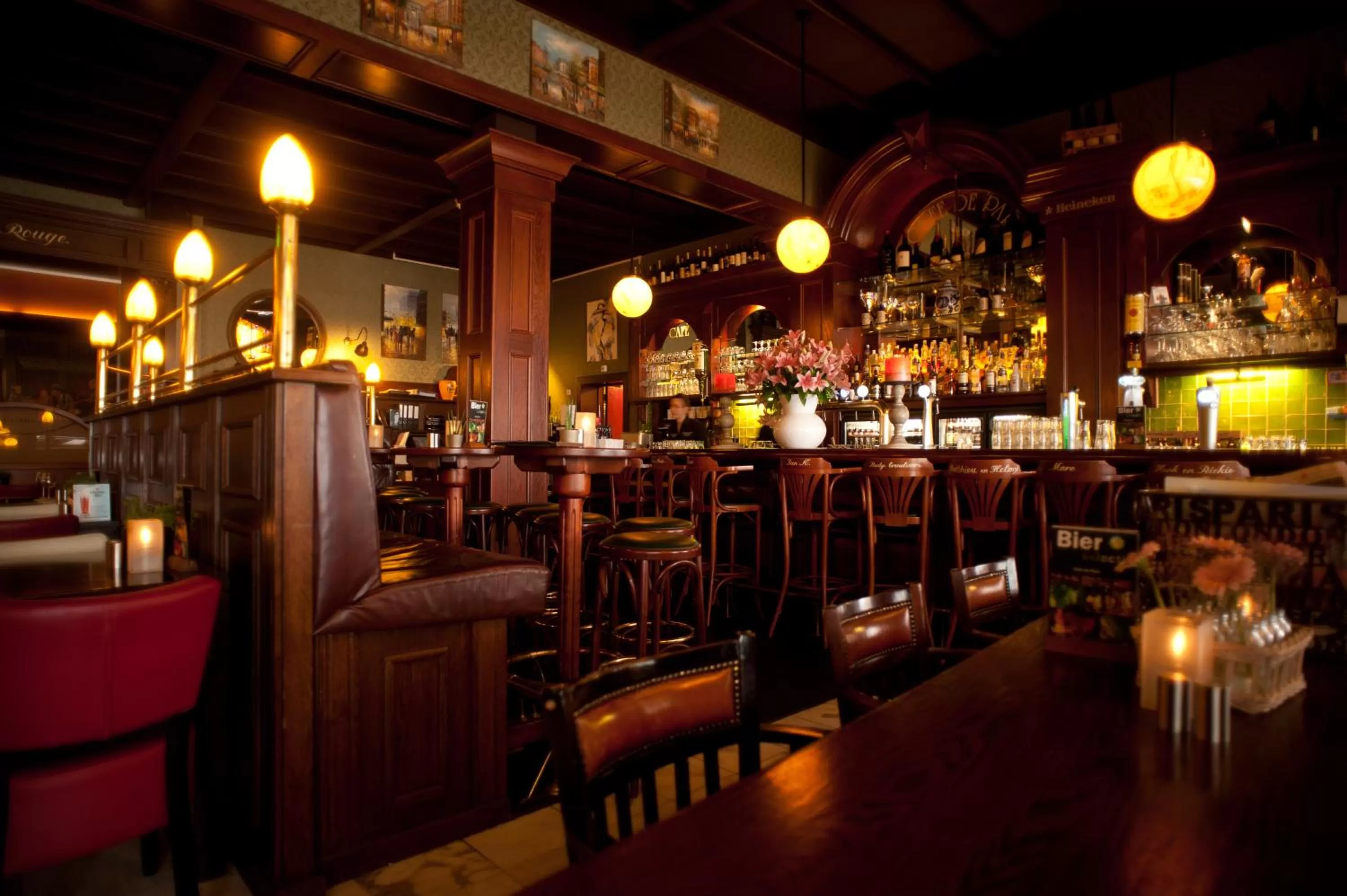 Restaurant/places to eat in Hotel et le Cafe de Paris