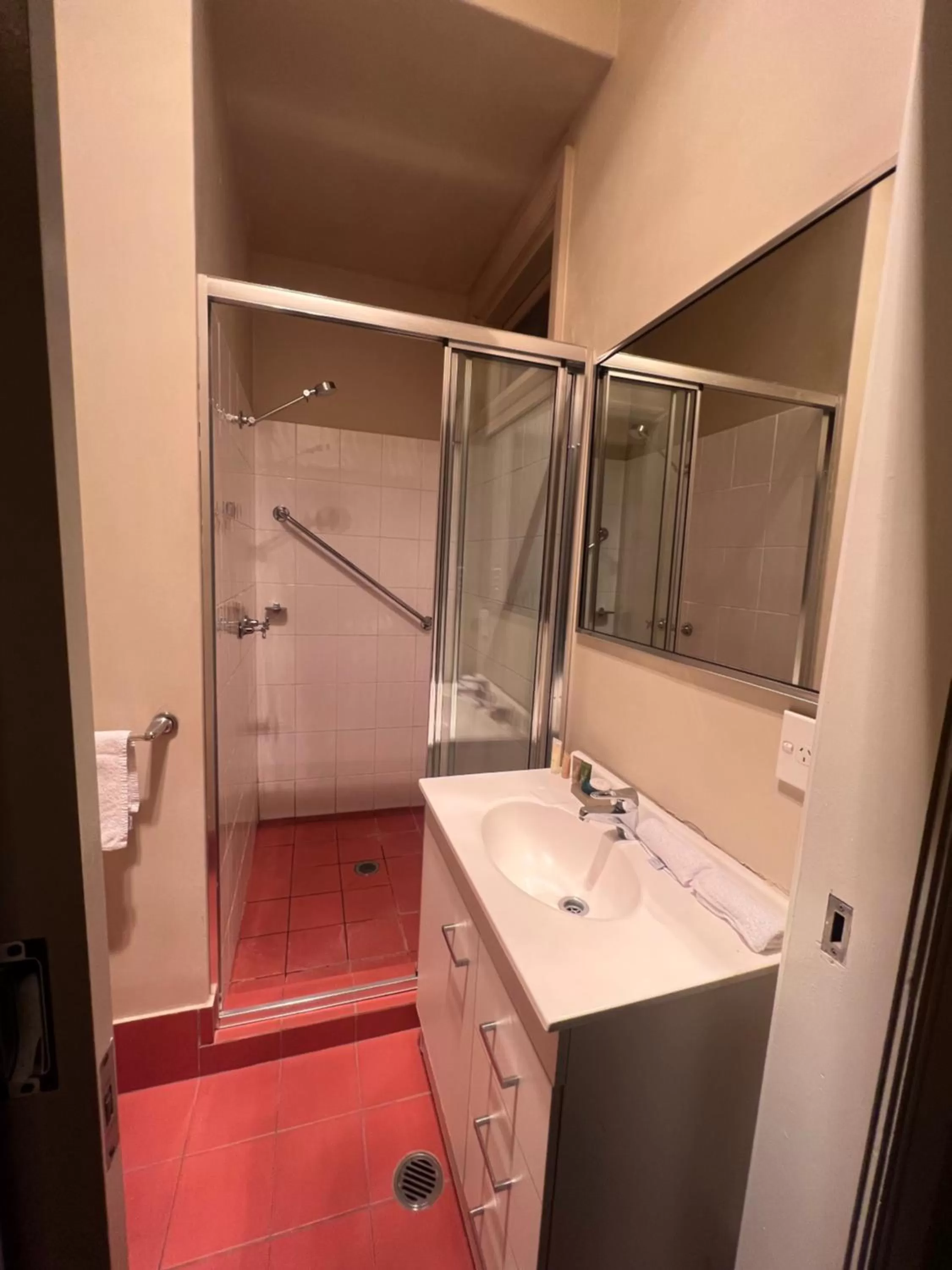 Shower in Charing Cross Hotel