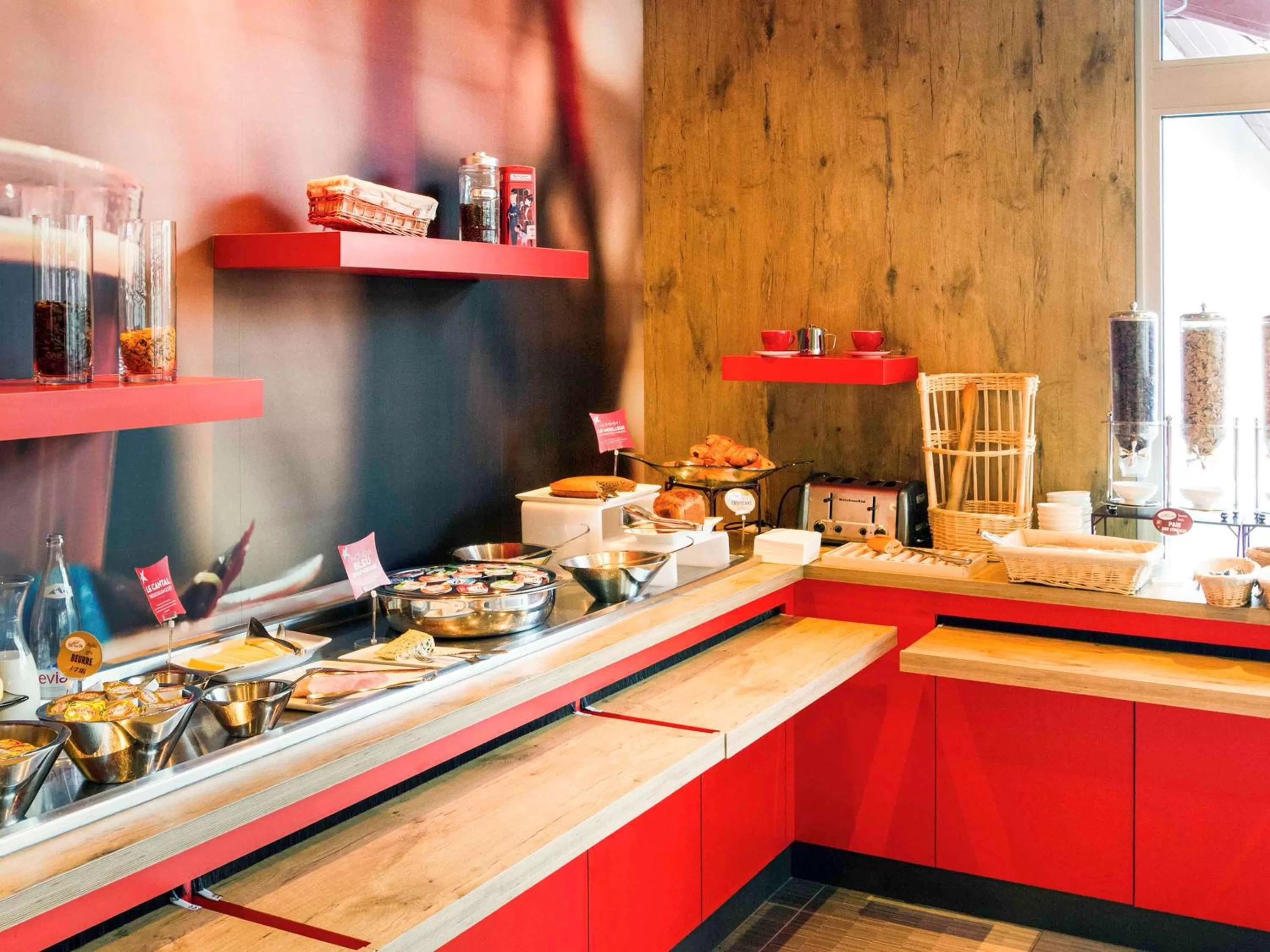 Restaurant/places to eat in ibis Bayonne Centre