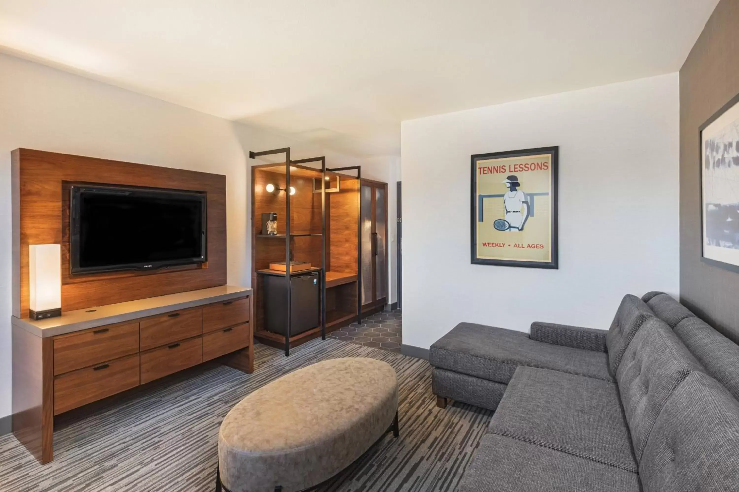 Living room, Seating Area in Four Points by Sheraton Los Angeles Westside