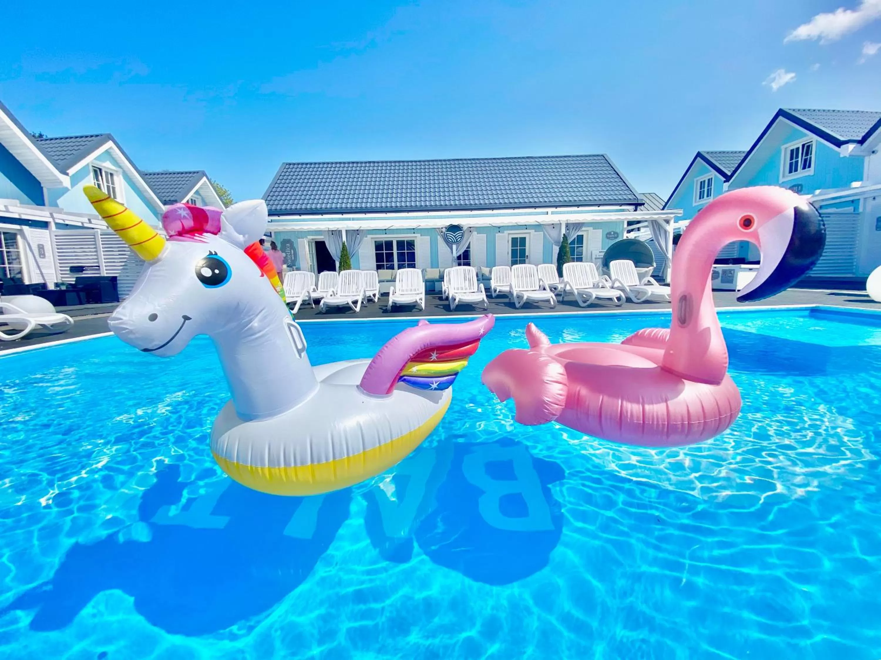 Day, Water Park in Baltic Family - domki całoroczne nad morzem basen kidsclub rowery