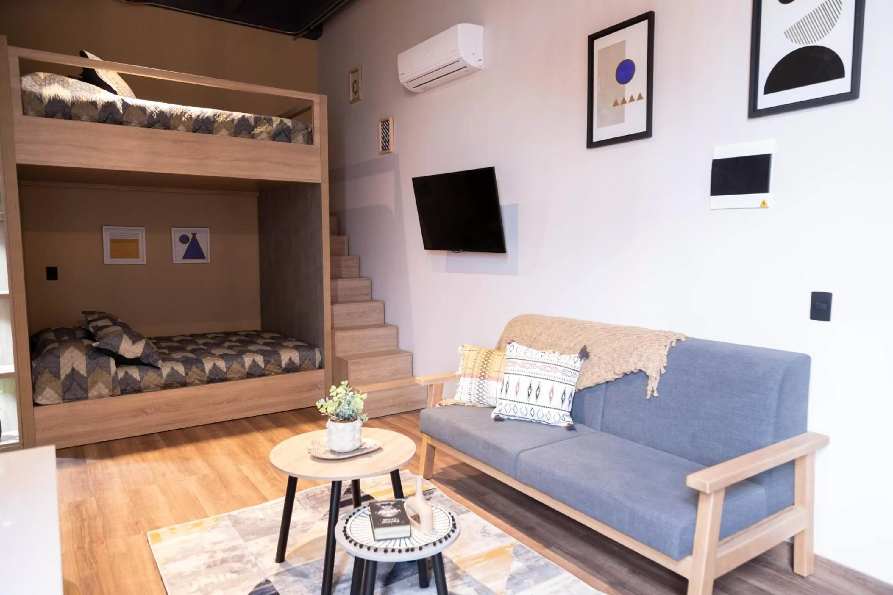 TV and multimedia in Royal Living Poblado